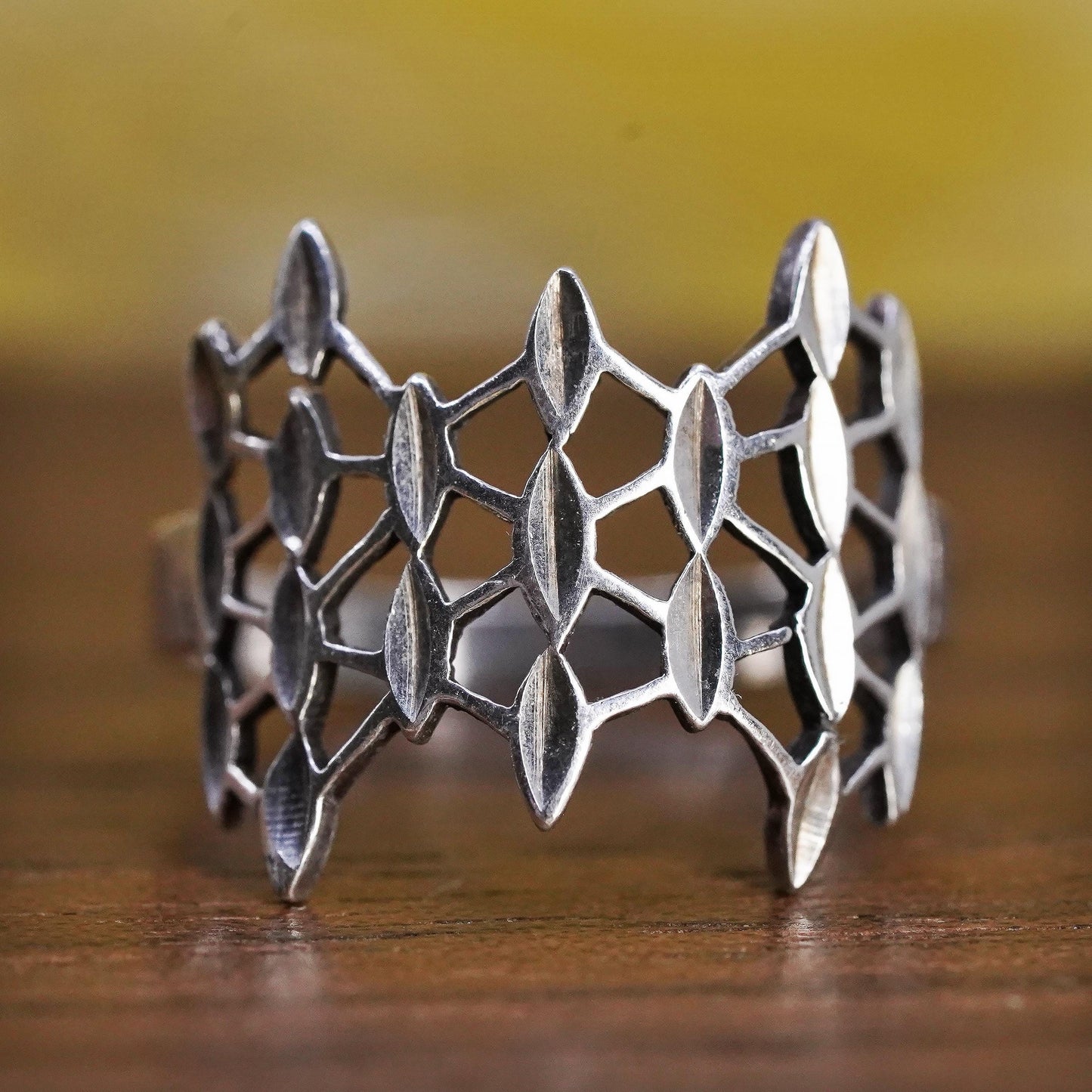 Size 5.75, vintage Sterling silver ring, southwestern style, 925 filigree band