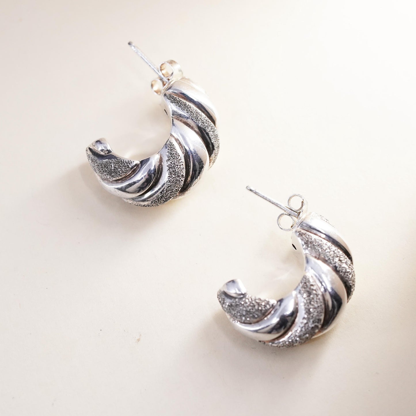 0.75”, VTG Sterling silver bold earrings, textured 925 glittering Huggie studs