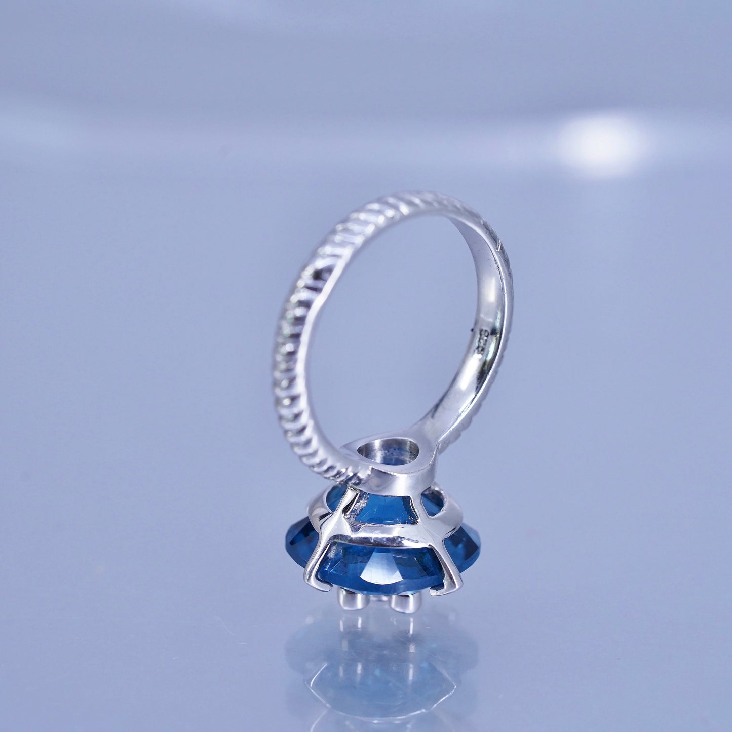 size 7, Vintage Sterling Silver 925 Ring Round Blue checkerboard cut topaz cz
