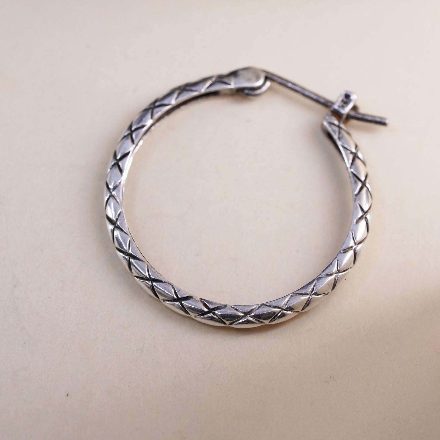 0.75", Vintage sterling silver single earring, fashion minimalist textured hoop