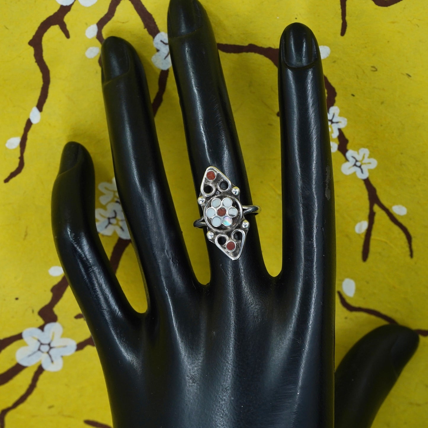sz 5.5, Sterling silver floral ring red coral mother of Pearl, Native American