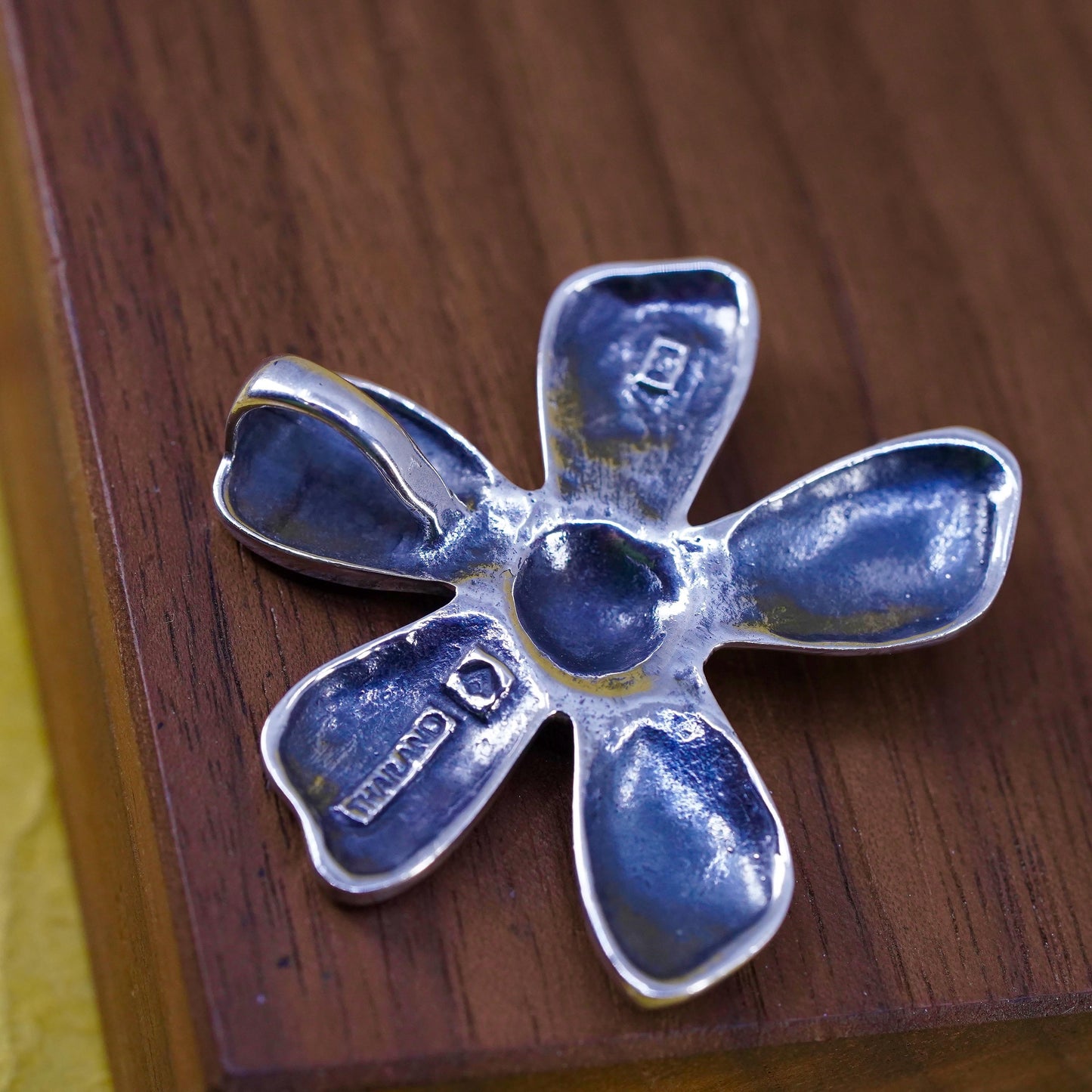 Vintage Silpada Daisy Hammered Flower 925 Sterling Silver Signed Pendant S1101