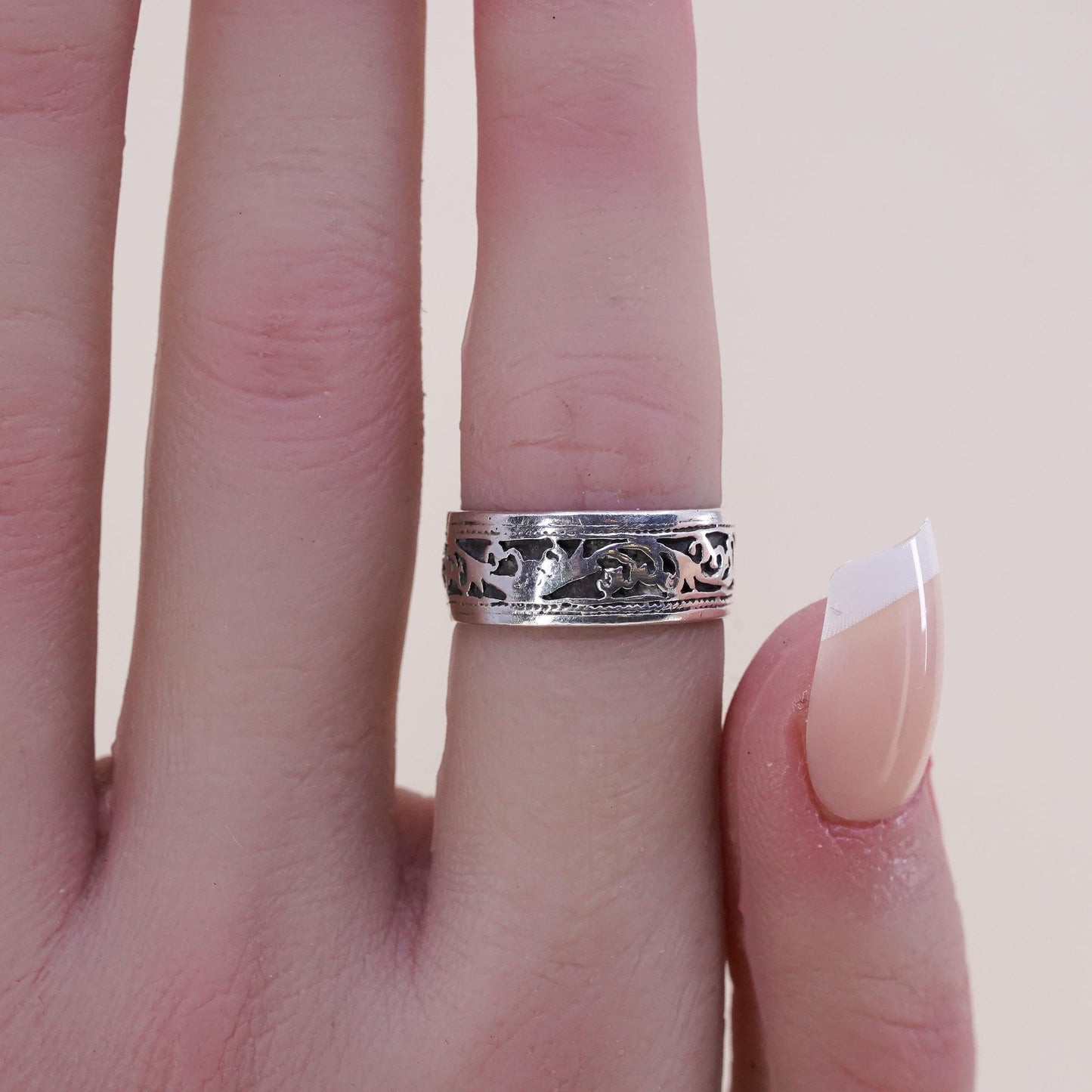 Size 5.5, vintage Mexican Sterling 925 silver handmade textured ring band