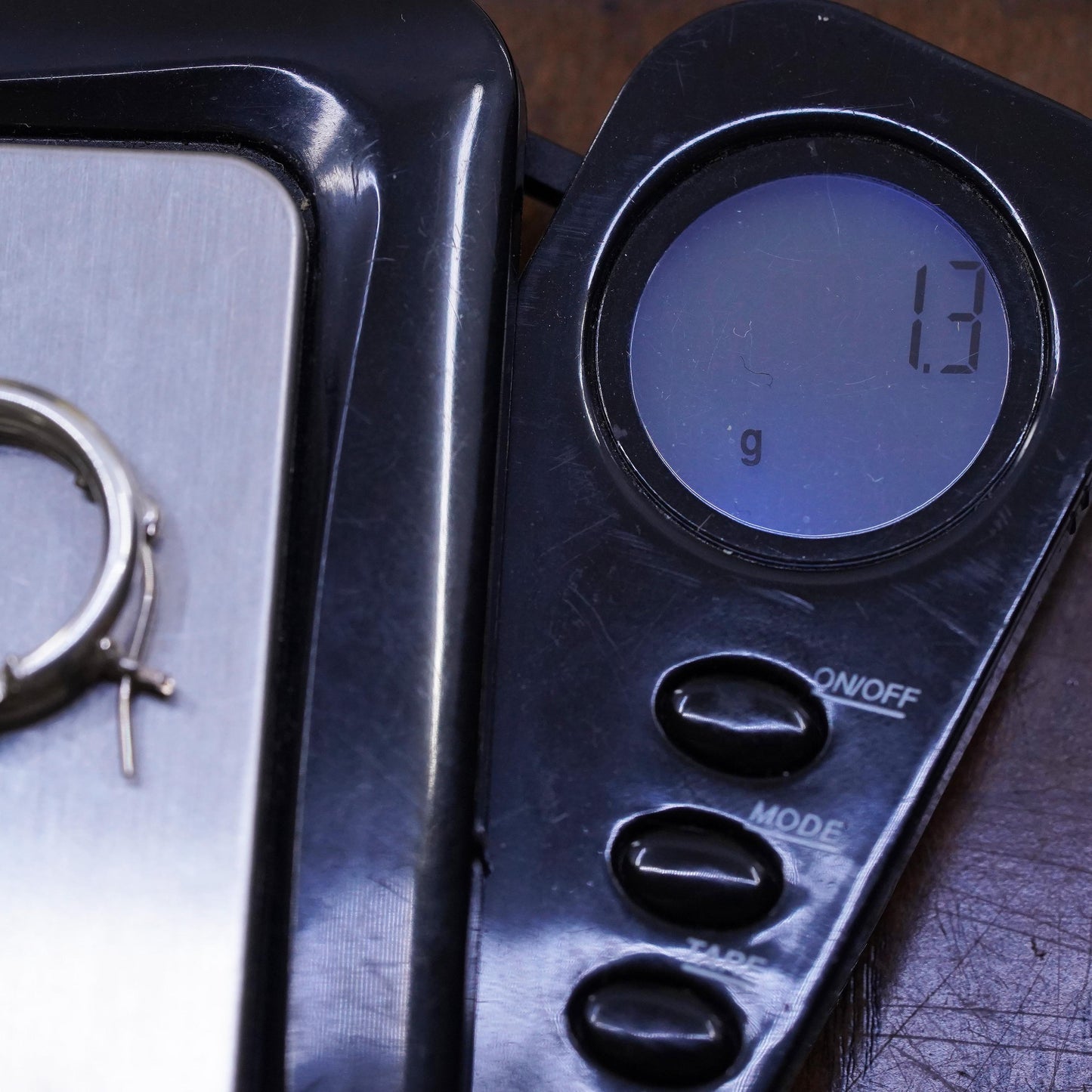 0.5”, 1.3g, vintage 14K gold circle hoops, huggie, white gold earrings