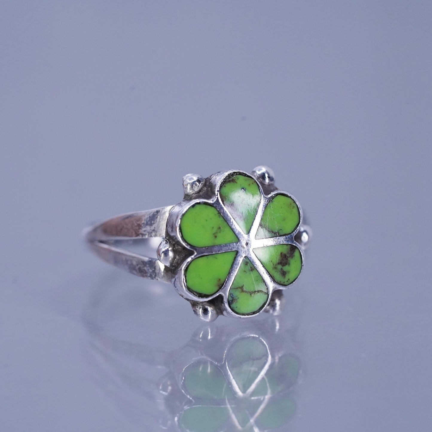 Size 6, southwestern Sterling 925 silver flower ring with turquoise inlay