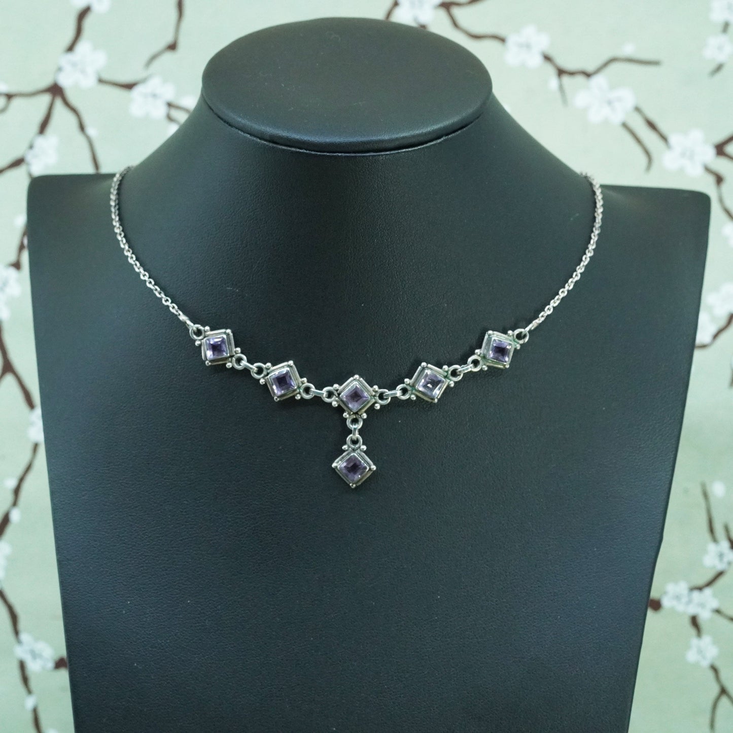 16”, Vintage amethyst and Sterling silver circle necklace and amethyst pendant