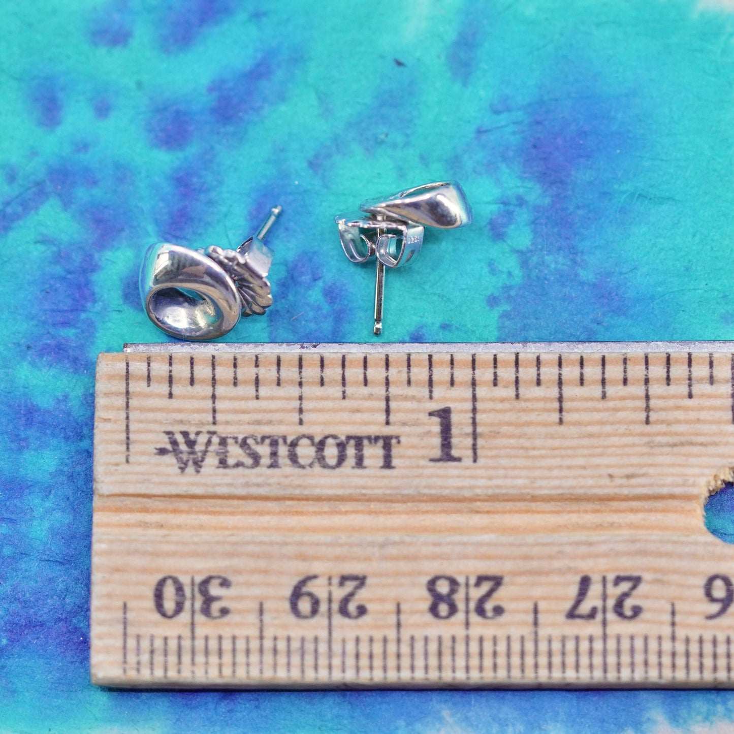 2g, vintage solid 14K white gold infinity loop studs earrings