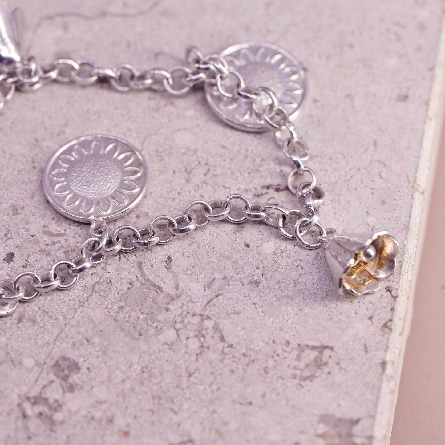 6.75", vintage Sterling silver bracelet, 925 circle lily flower sunflower Charm