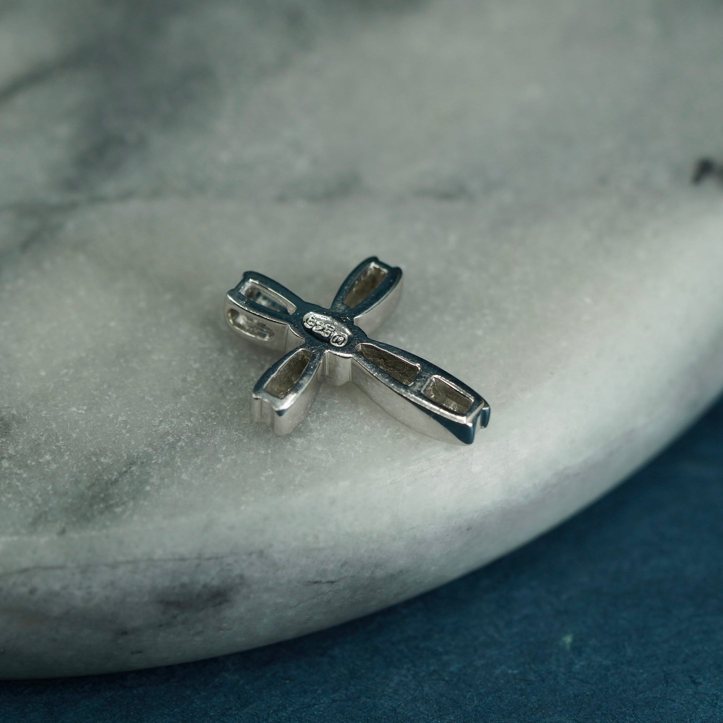 Vintage elegant Sterling silver 925 cross pendant with cluster genuine diamonds