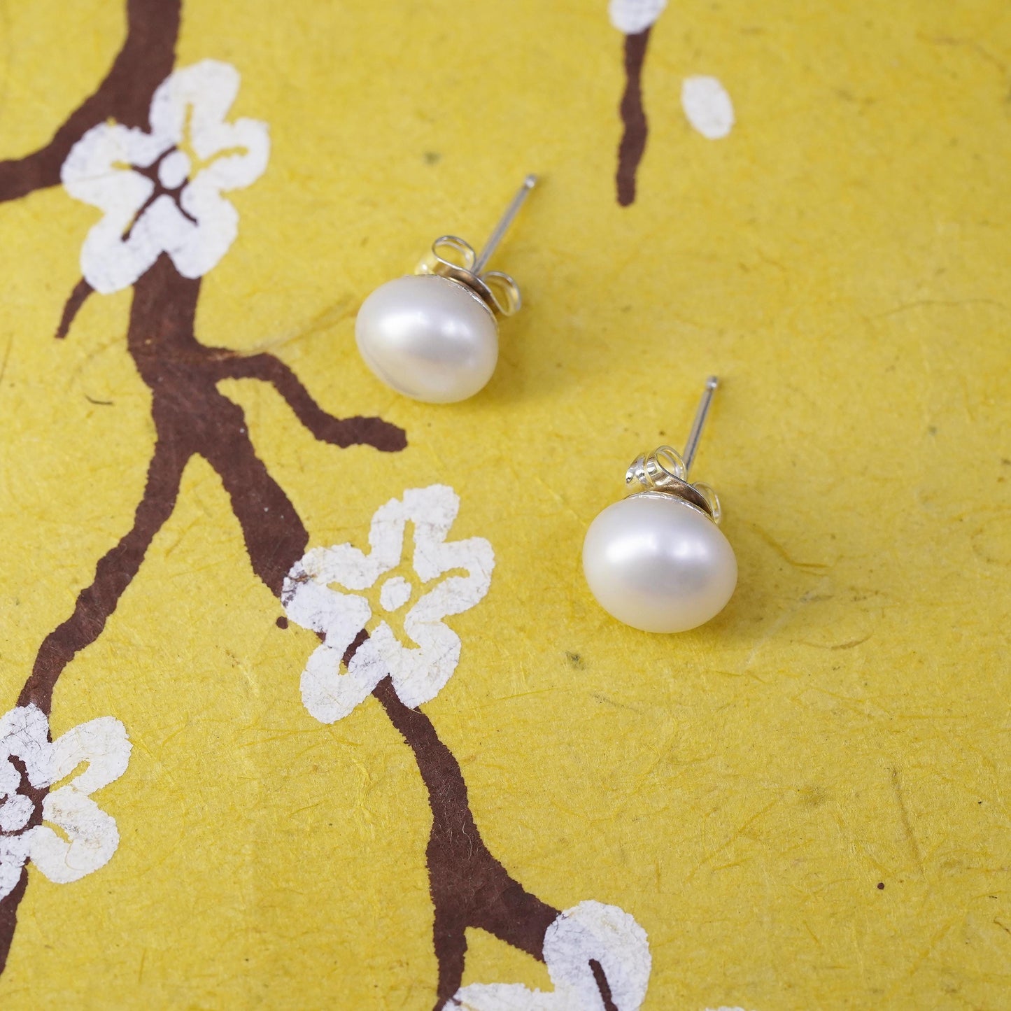 8mm, Vintage 925 Sterling silver handmade studs earrings white pearl