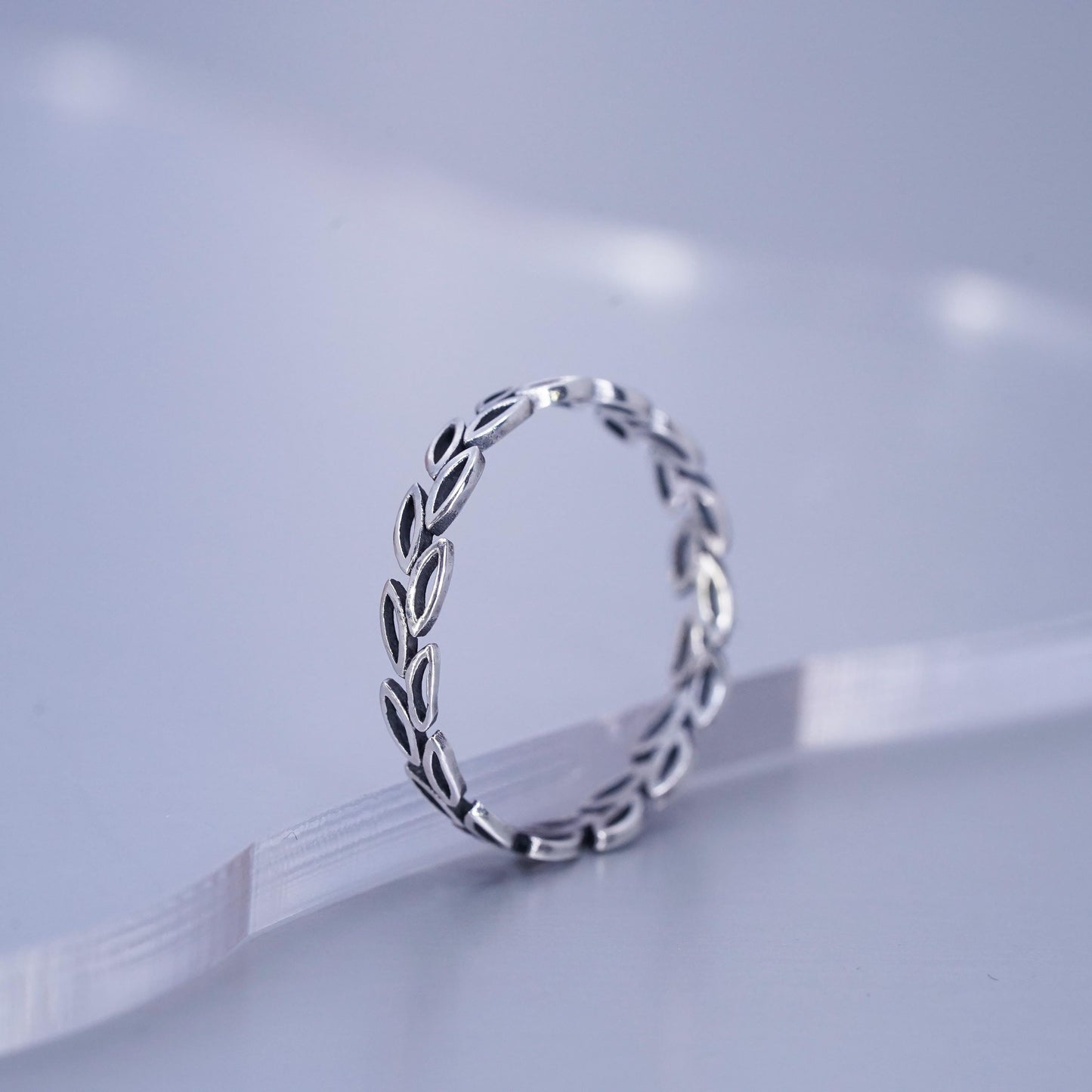 Size 10.5, vintage Sterling 925 silver handmade leaves band ring