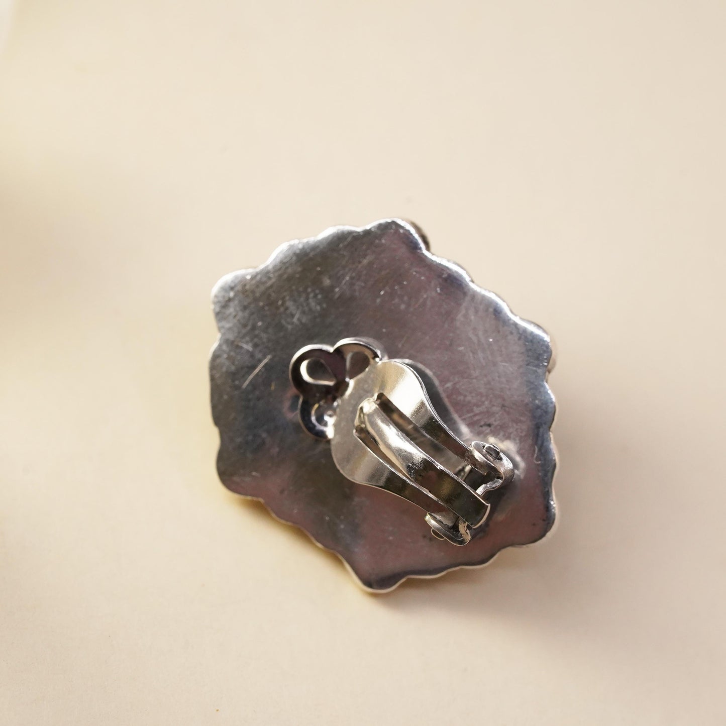 Mexican sterling silver single earring, 925 silver clip on with green cat’s eye