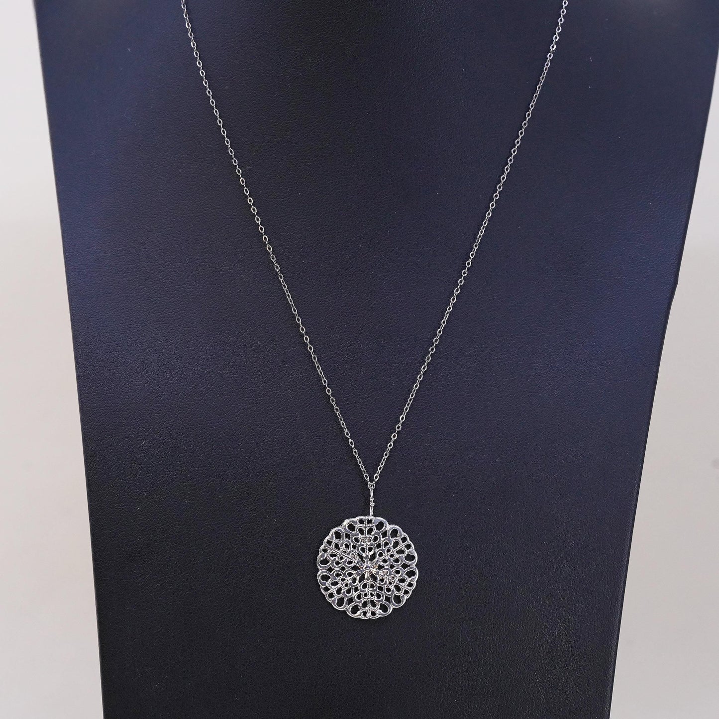 18", Vintage Sterling 925 silver circle chain necklace filigree circle pendant