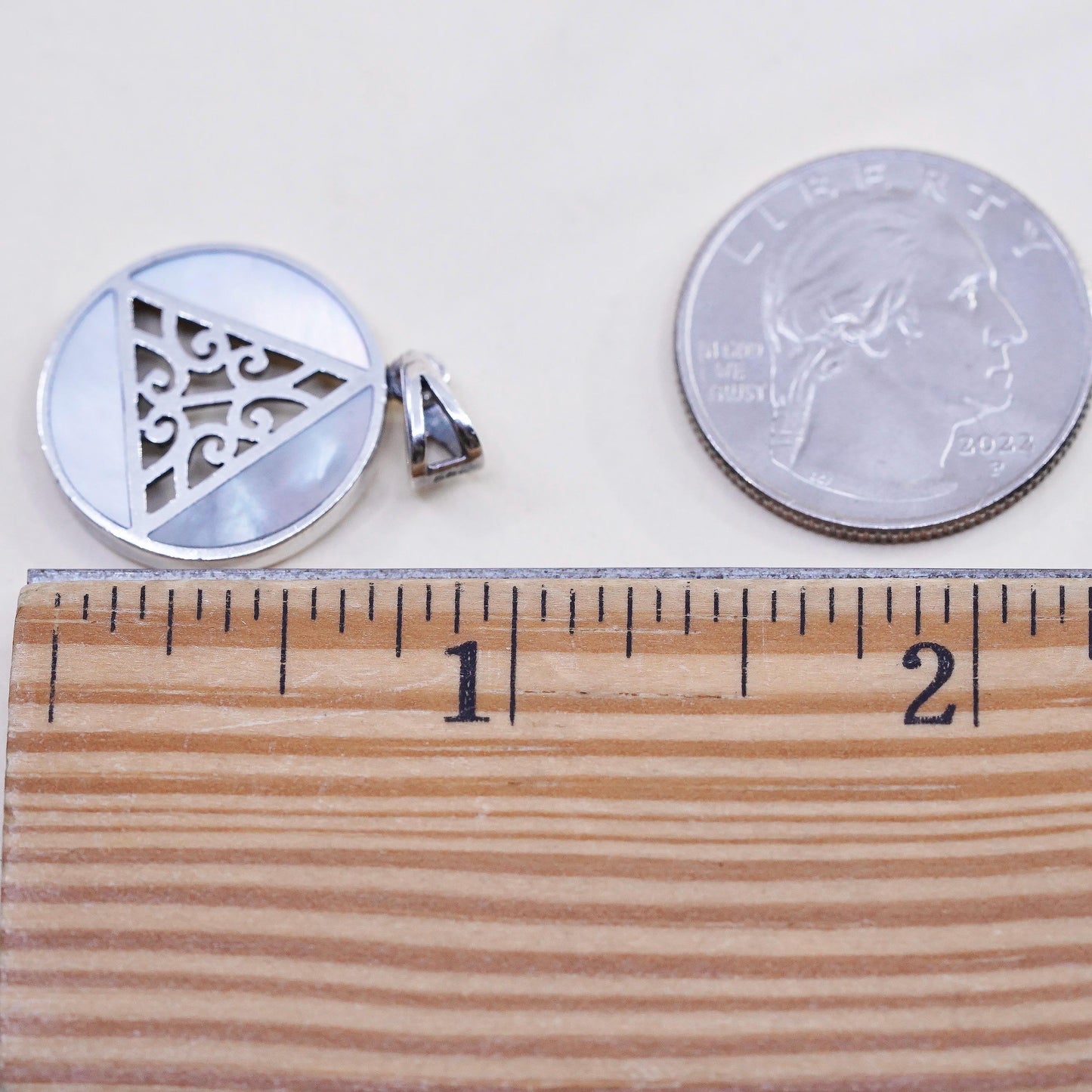 VTG sterling 925 silver handmade round filigree pendant mother of pearl inlay