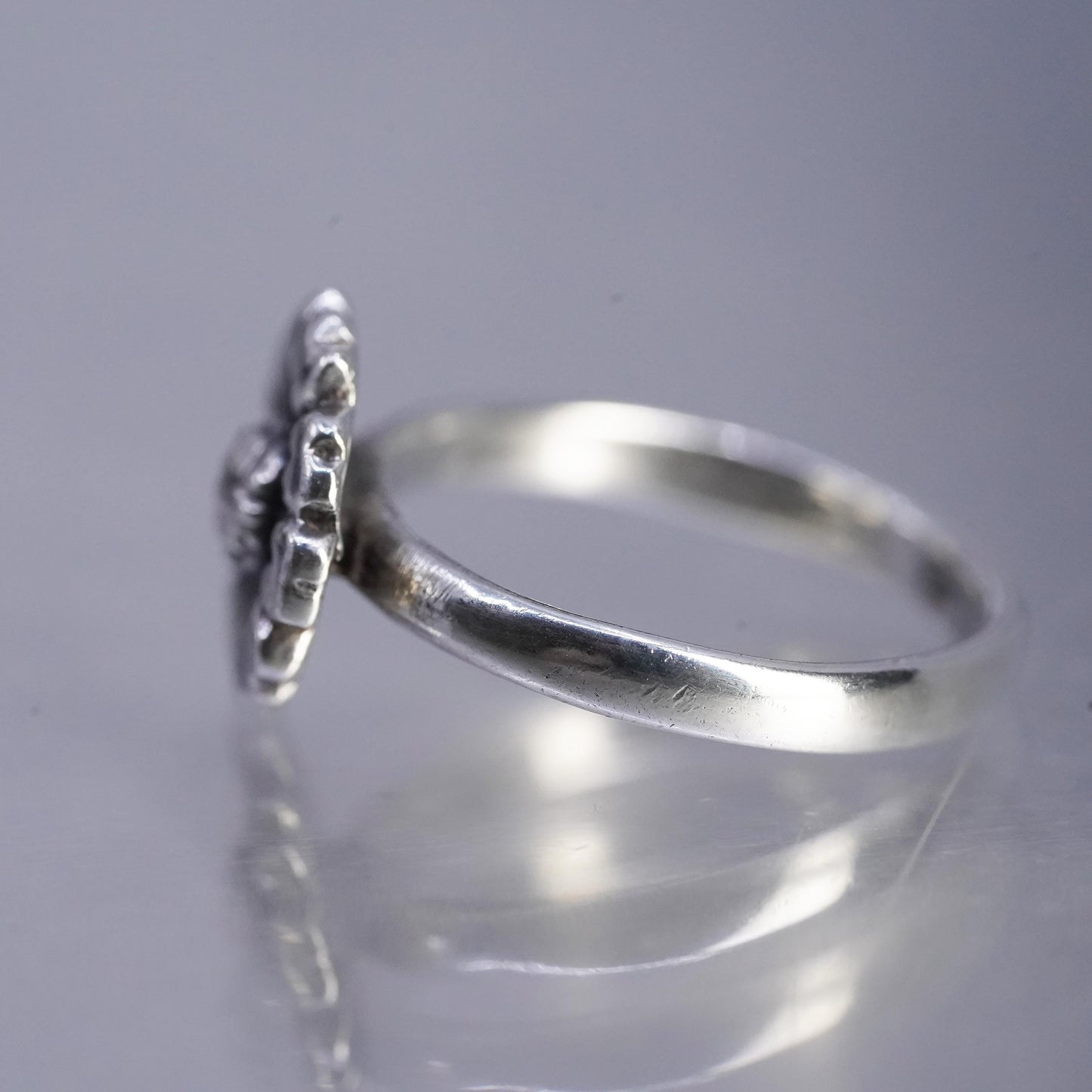 Size 2.5, vintage southwestern Sterling 925 silver ring, sunflower flower band