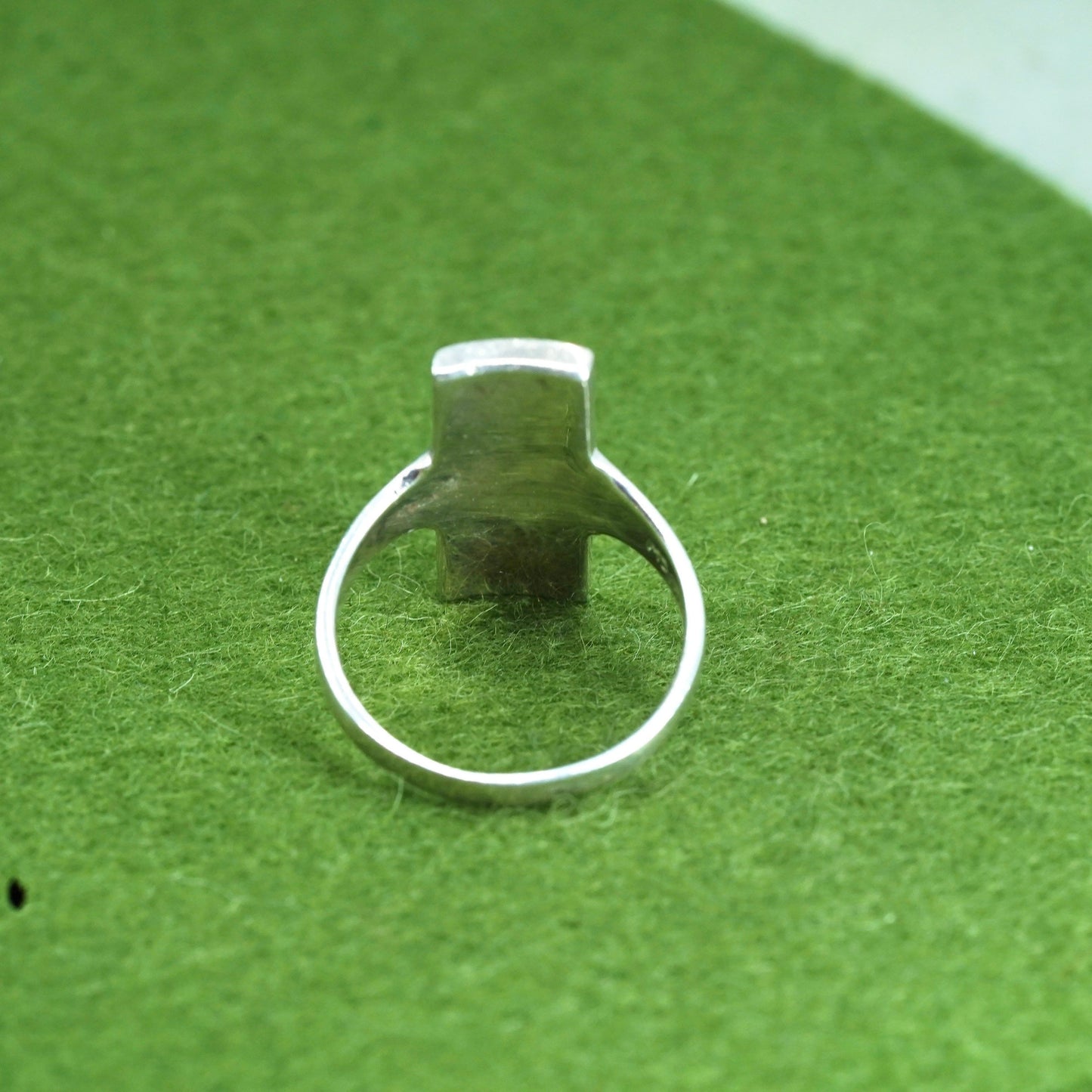 Size 9, Vintage sterling silver handmade ring rectangular mother of pearl inlay