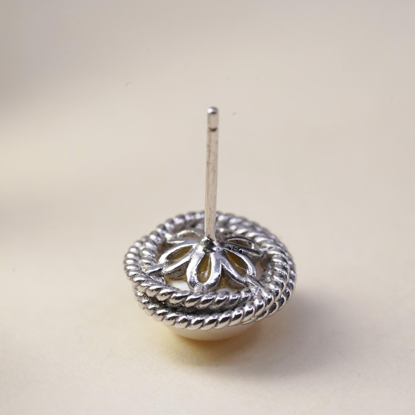 Vintage single earring. Sterling 925 silver pearl stud with cable around
