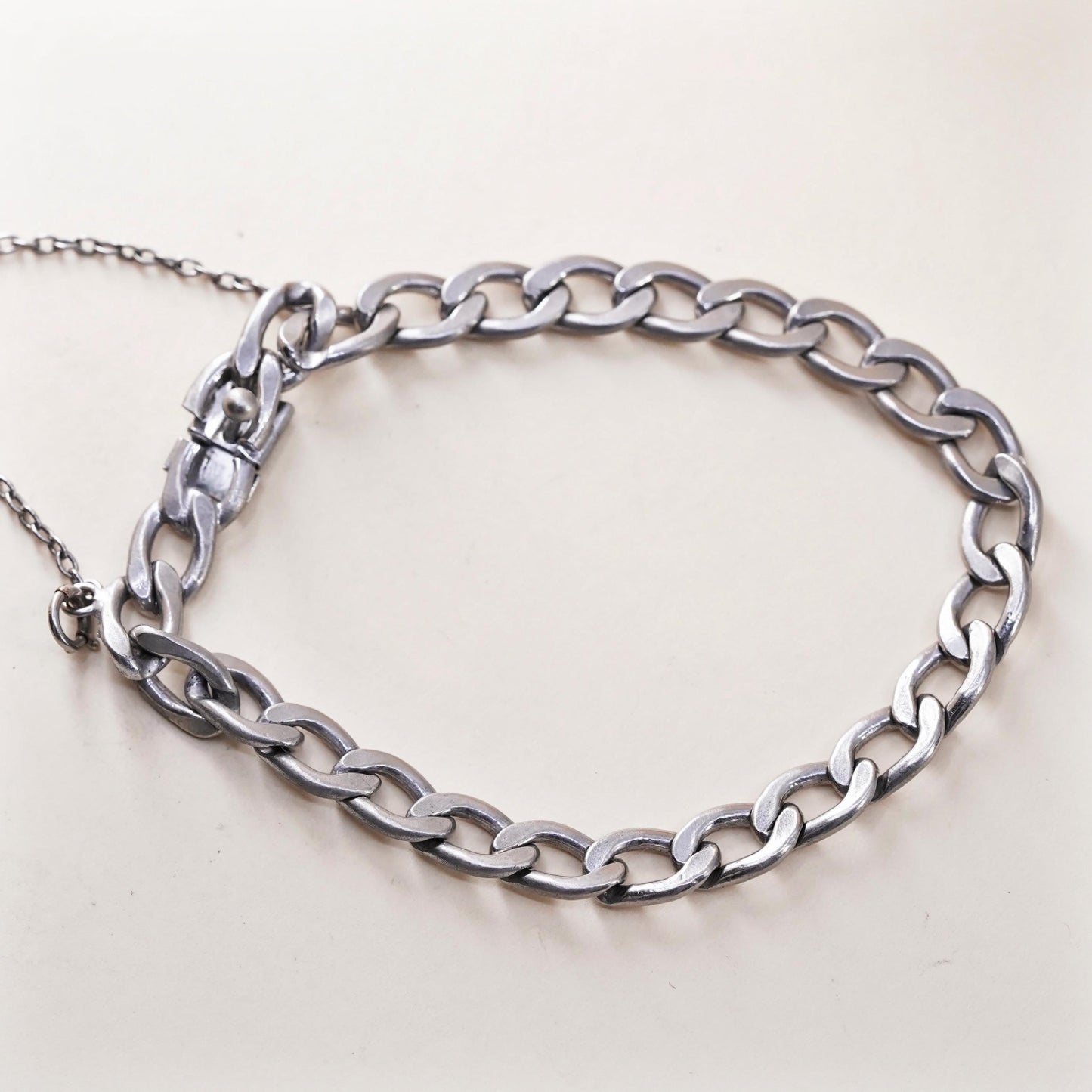 7”, Vintage Winaro sterling 925 silver bold solid curb bracelet secure chain