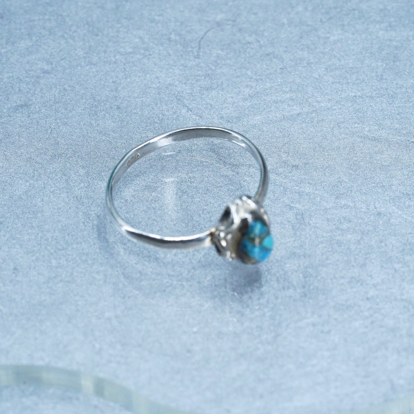 Size 8.25, Native American navajo Sterling 925 silver ring with turquoise