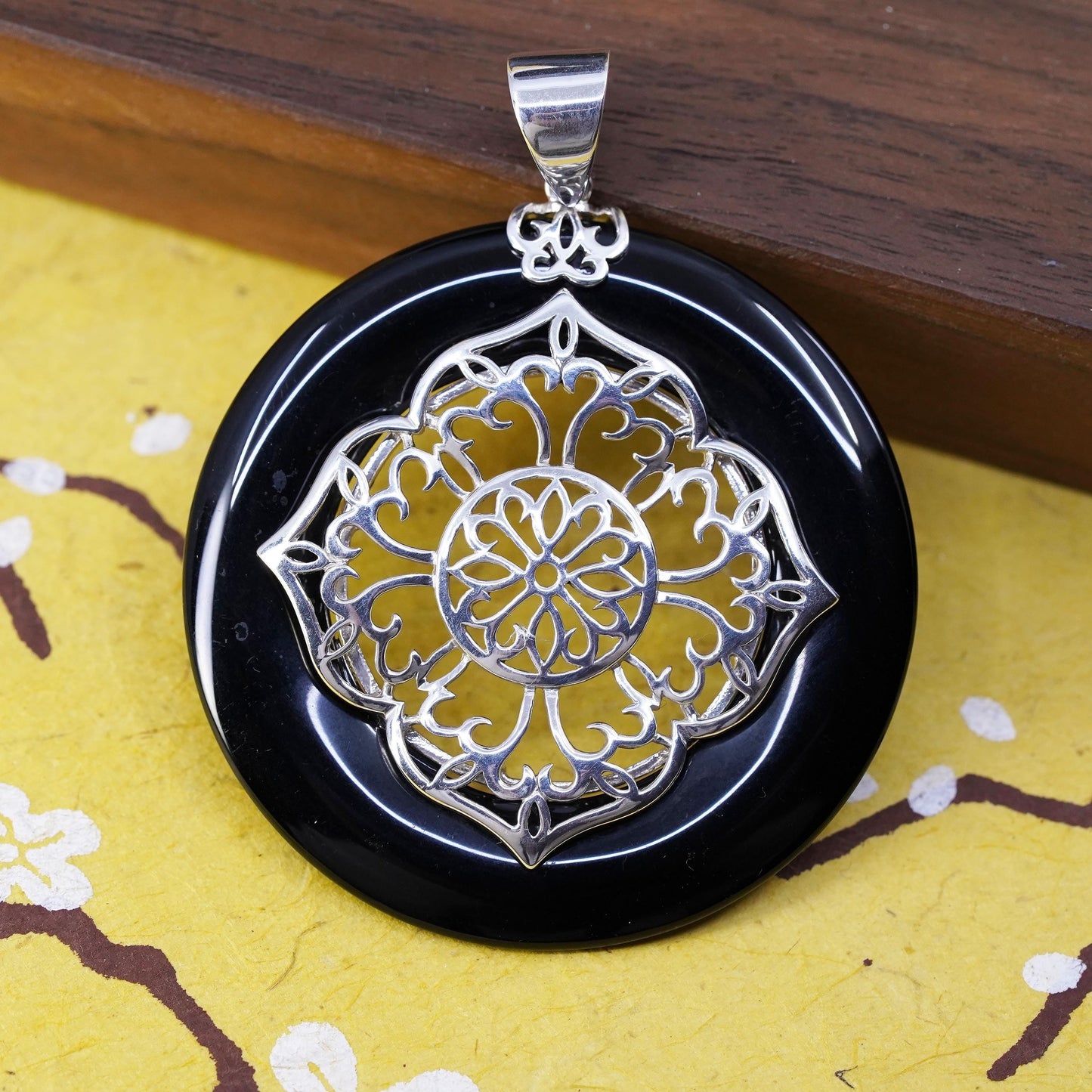 Vintage Sterling silver handmade sun pendant, 925 filigree circle black onyx