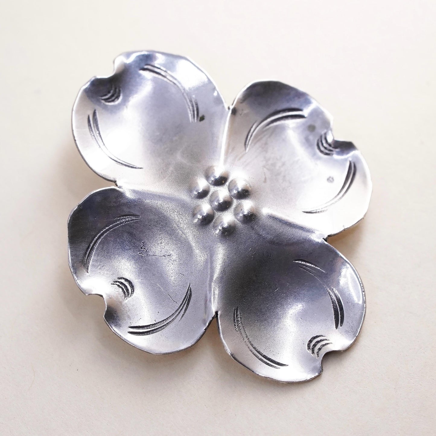Vintage sterling 925 silver dogwood flower shaped pendant