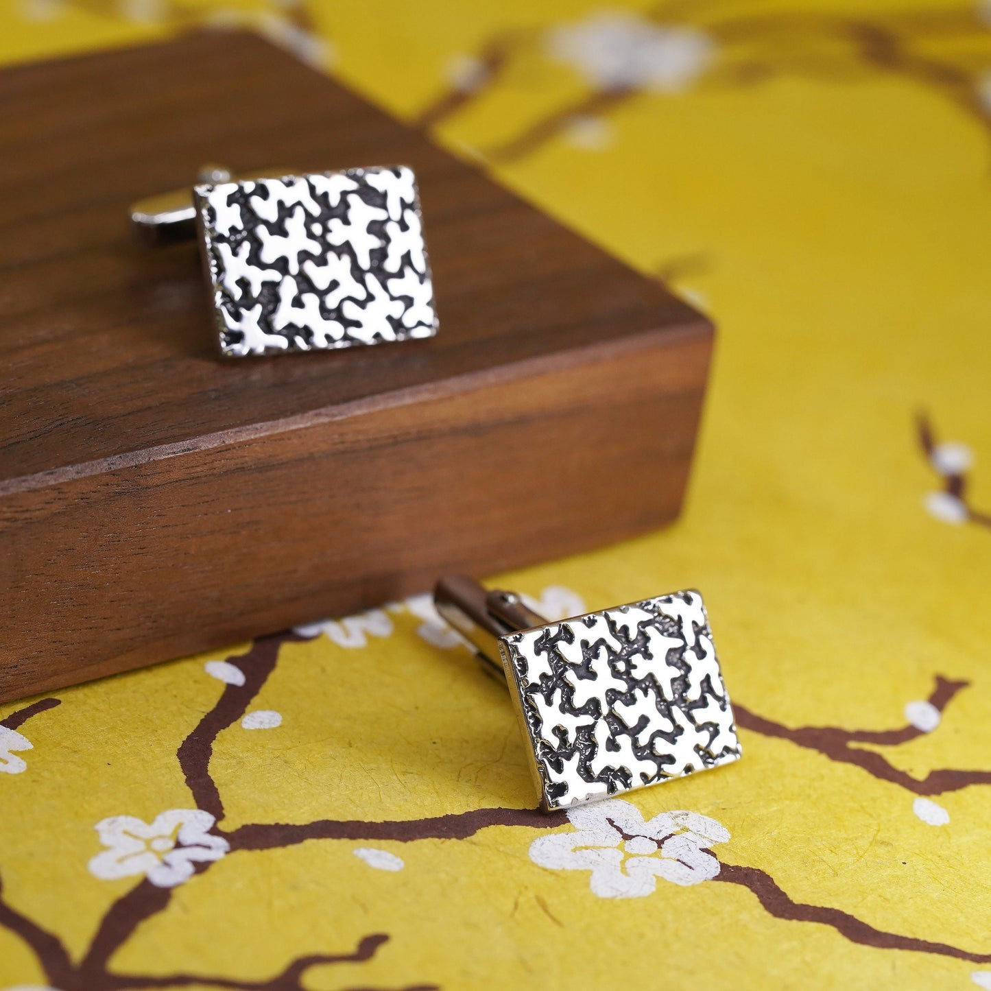 Imitat Jewelery Germany silver tone cufflink, cuff link with chain link details