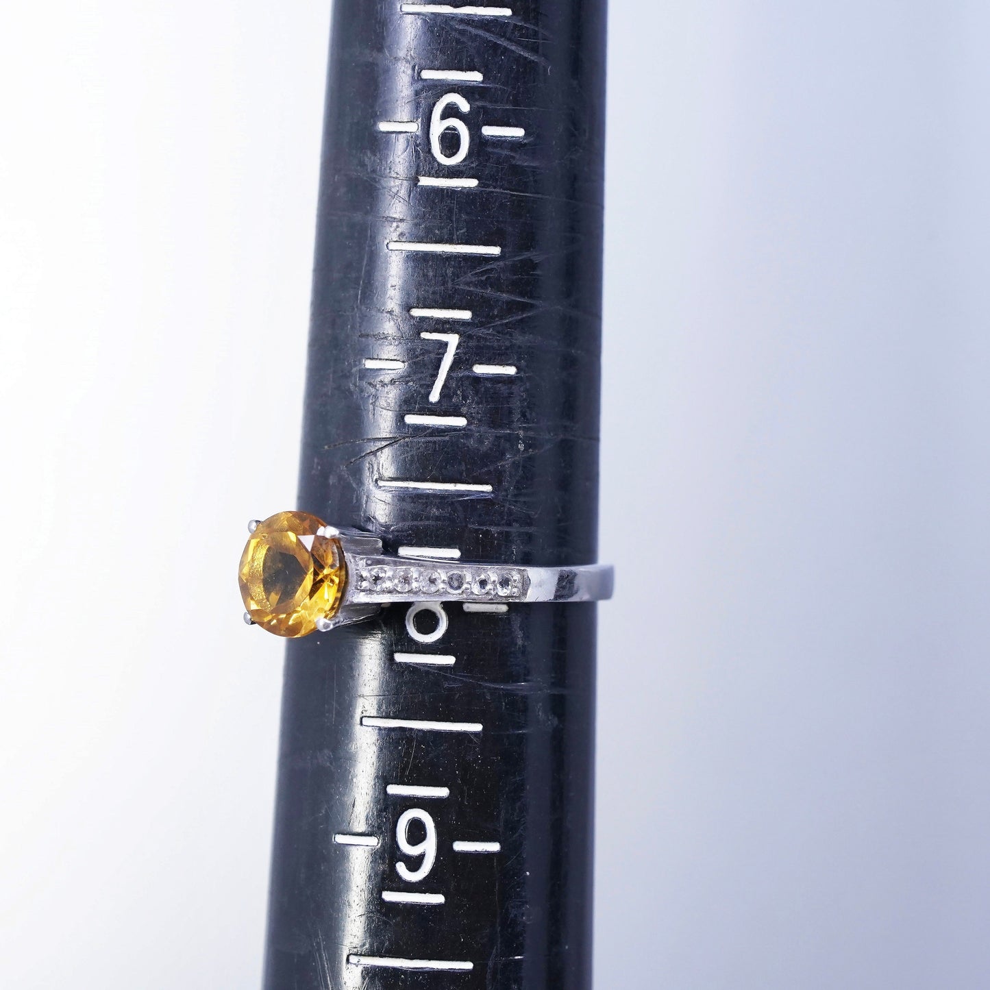 Size 8, vintage Sterling 925 silver handmade ring with circle citrine