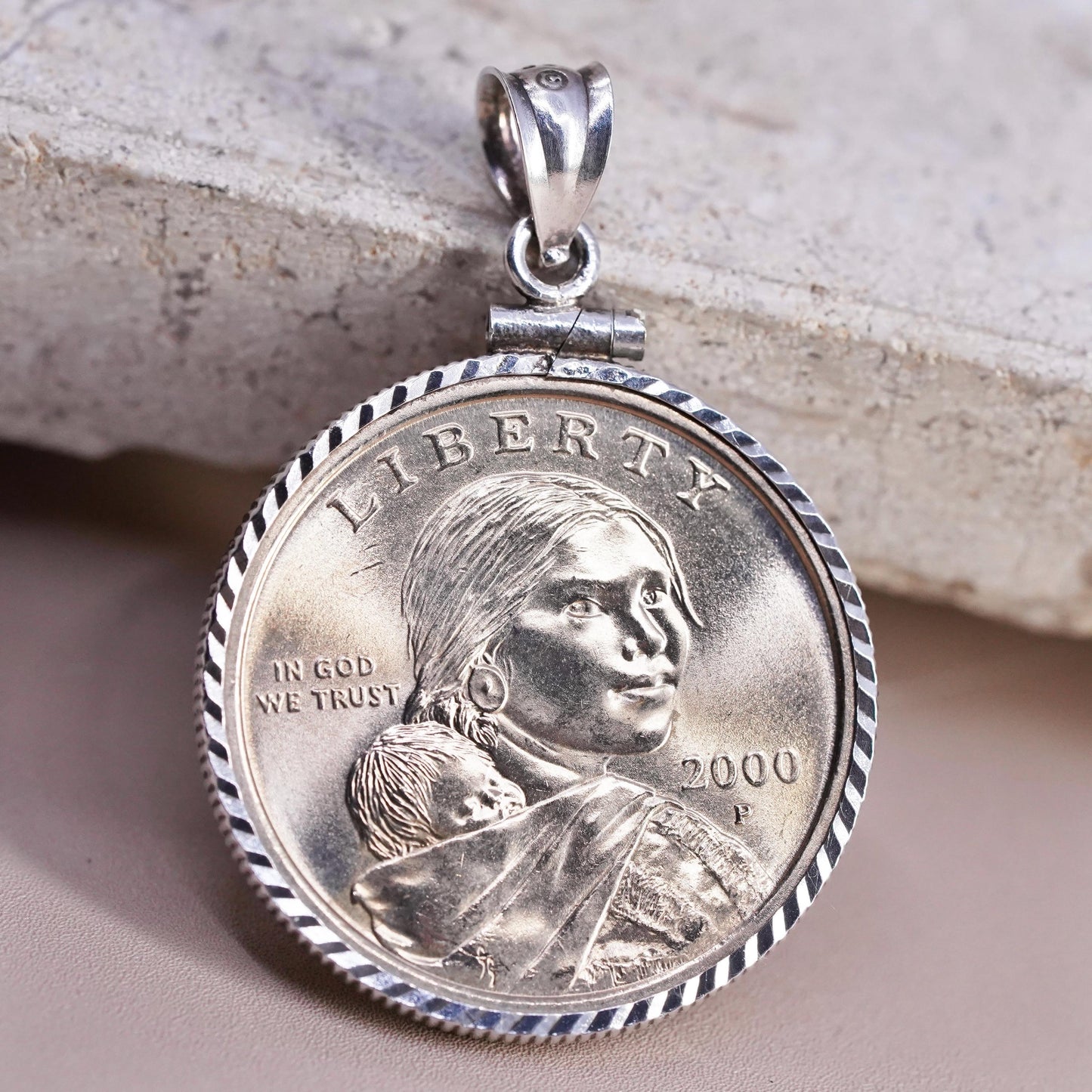Rare 2000 P Sacagawea One Dollar Coin in Sterling 925 silver pendant case