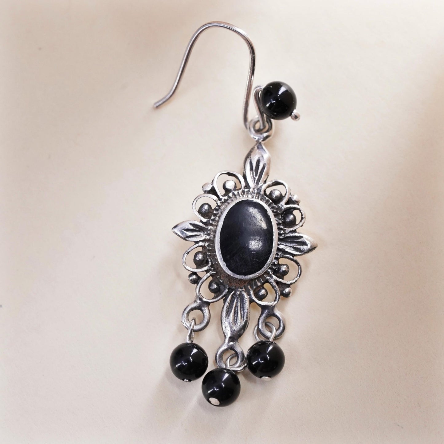 Vintage handmade single 1 earring. Sterling 925 silver dangle with onyx beads