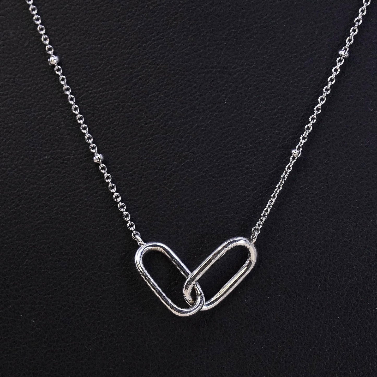 16+2", Vintage sterling silver bead chain necklace with entwined oval pendant