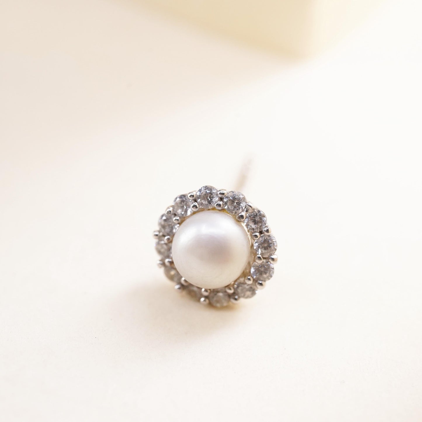 Vintage single earring. Sterling 925 silver pearl stud with cz around details