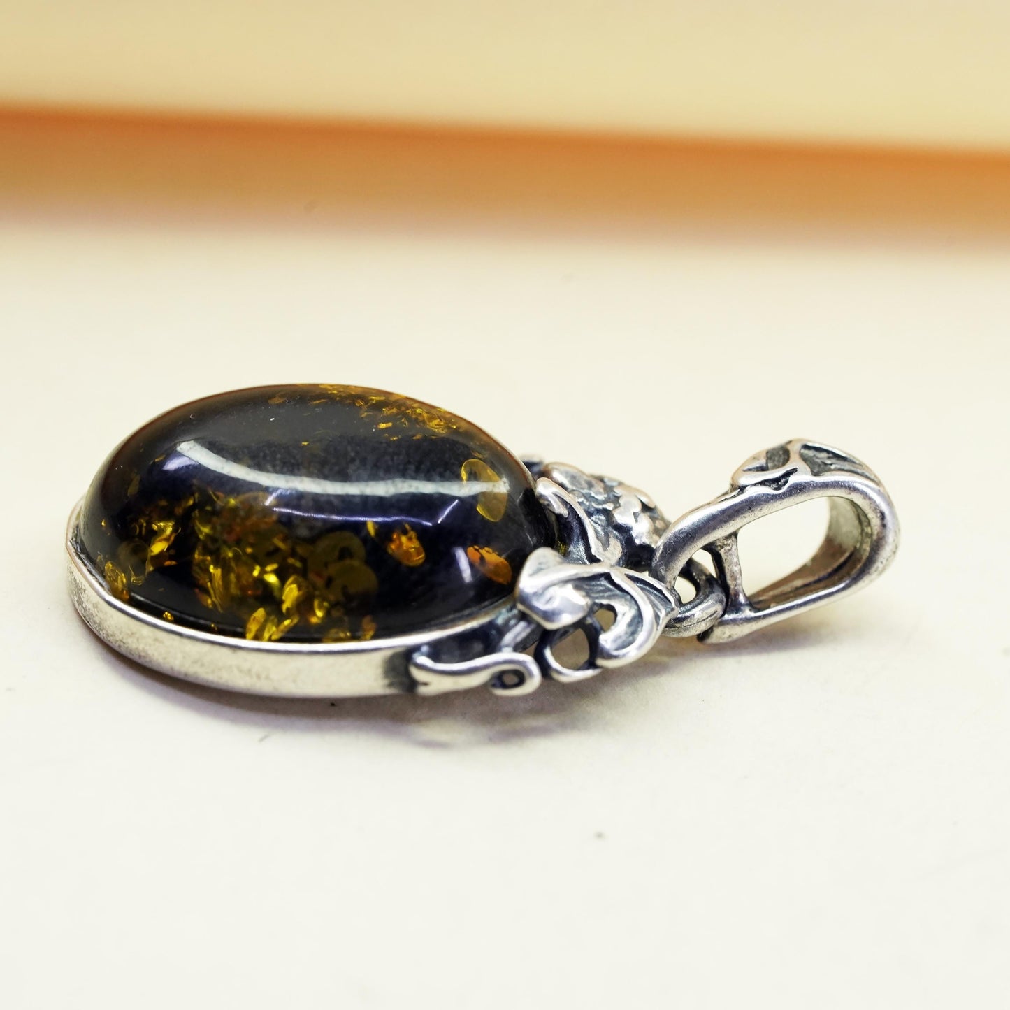 Vintage sterling 925 silver handmade pendant with amber and leaves details