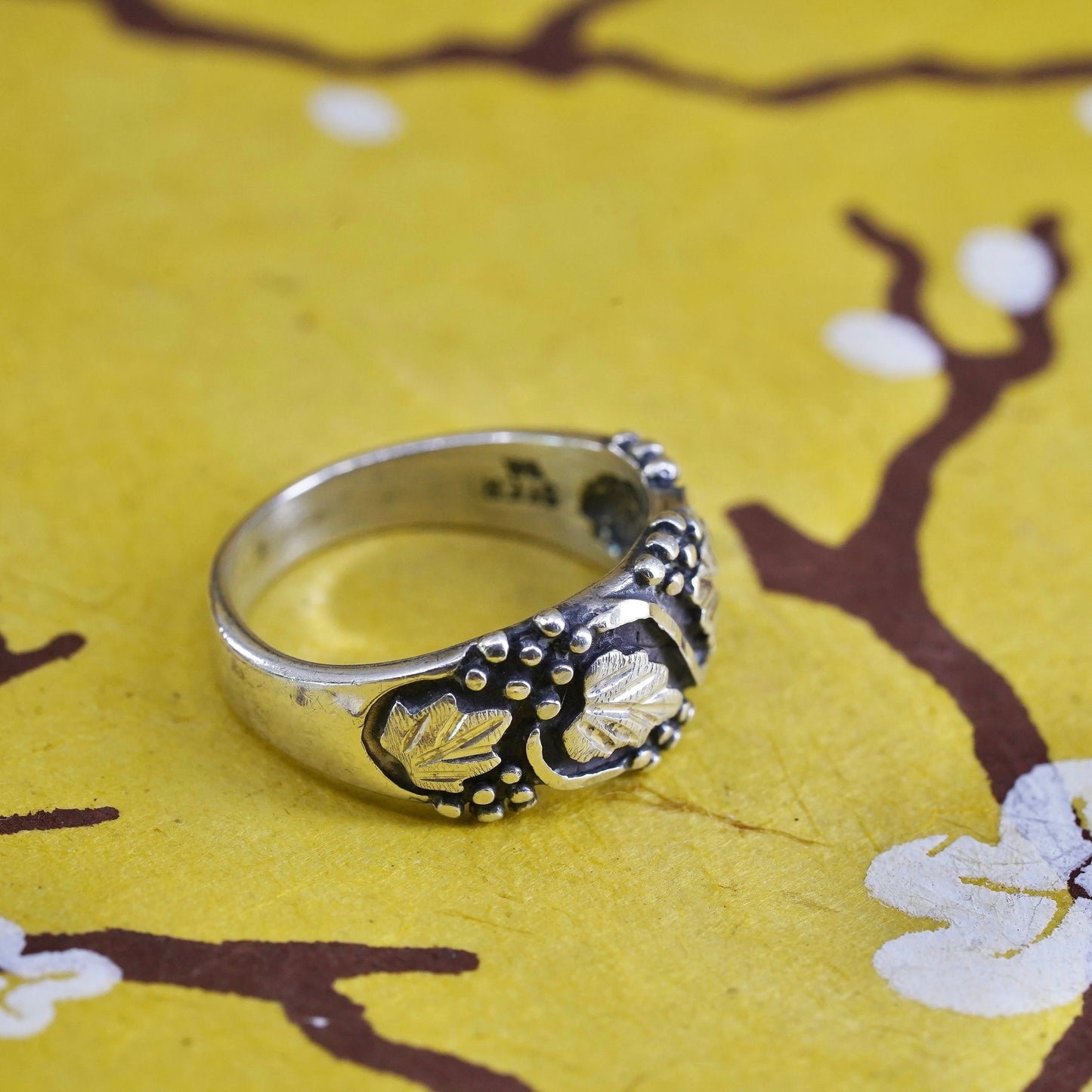 Size 6.5, Wheeler jewelry Sterling silver ring, 925 band with grape vine leaves