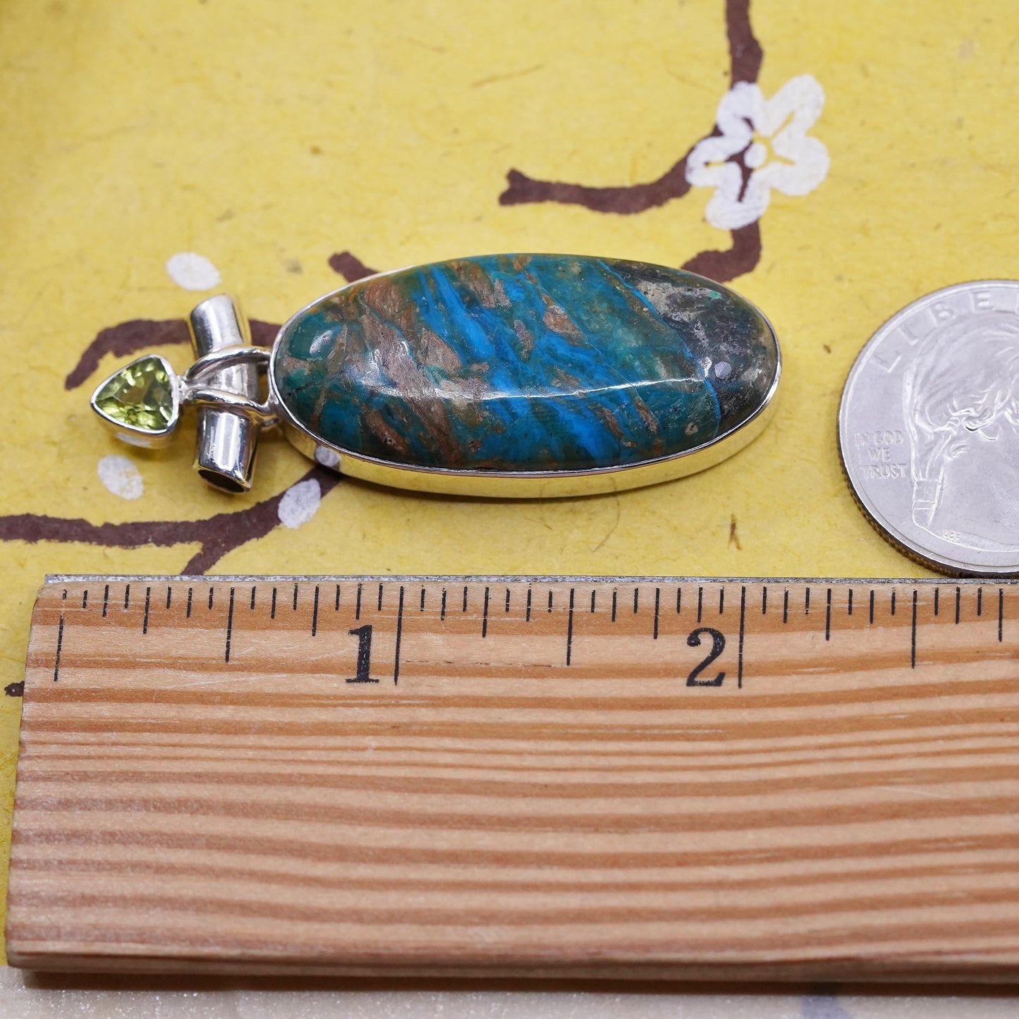 Vintage Southwestern Sterling 925 silver oval pendant w/ moss agate and peridot
