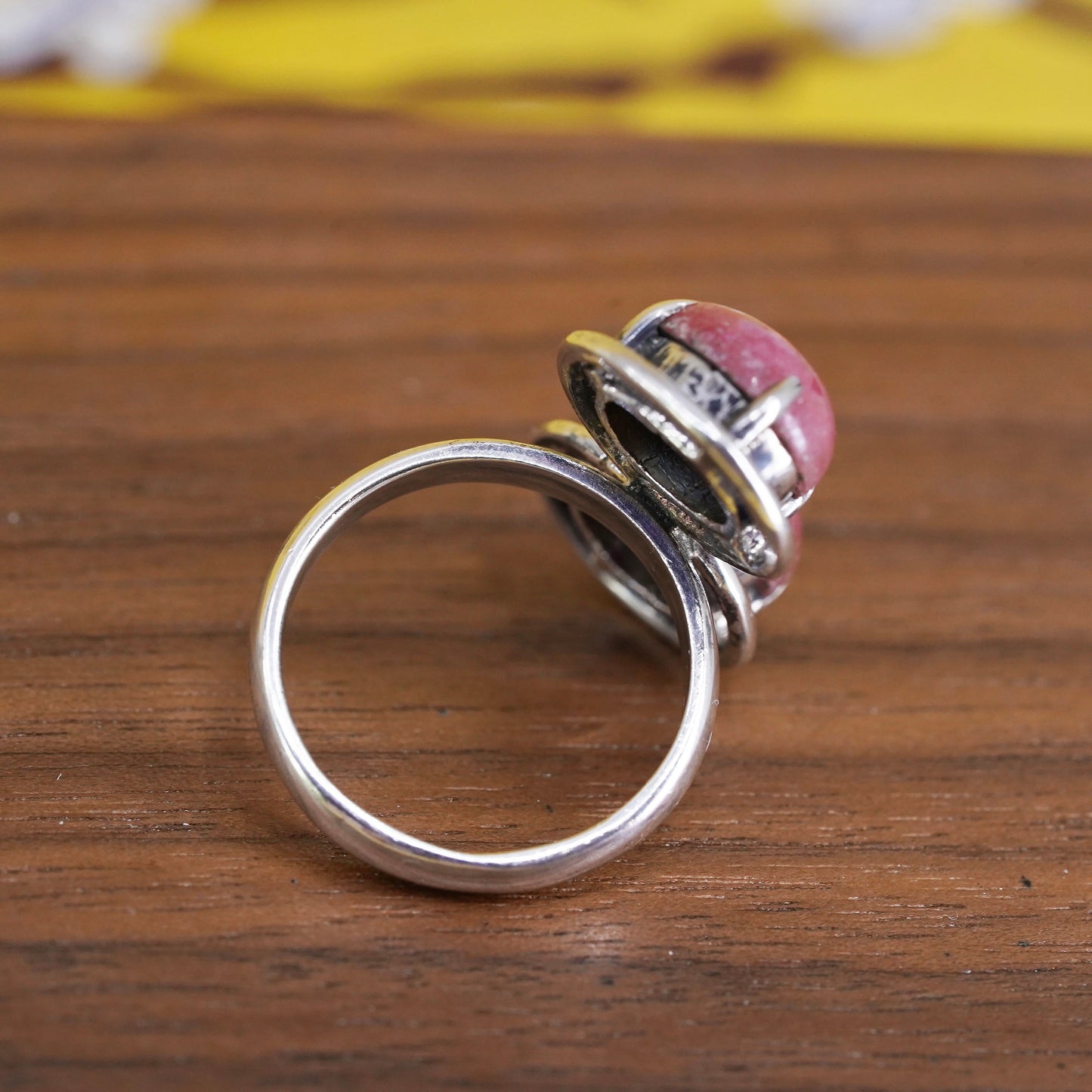 Size 6.5. vintage Sterling 925 silver handmade ring with oval Indian ruby