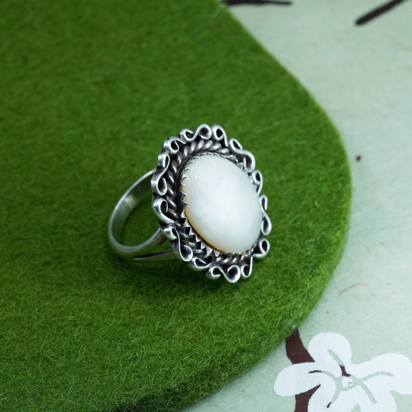 Size 5.75, Native American sterling 925 silver handmade ring mother of pearl