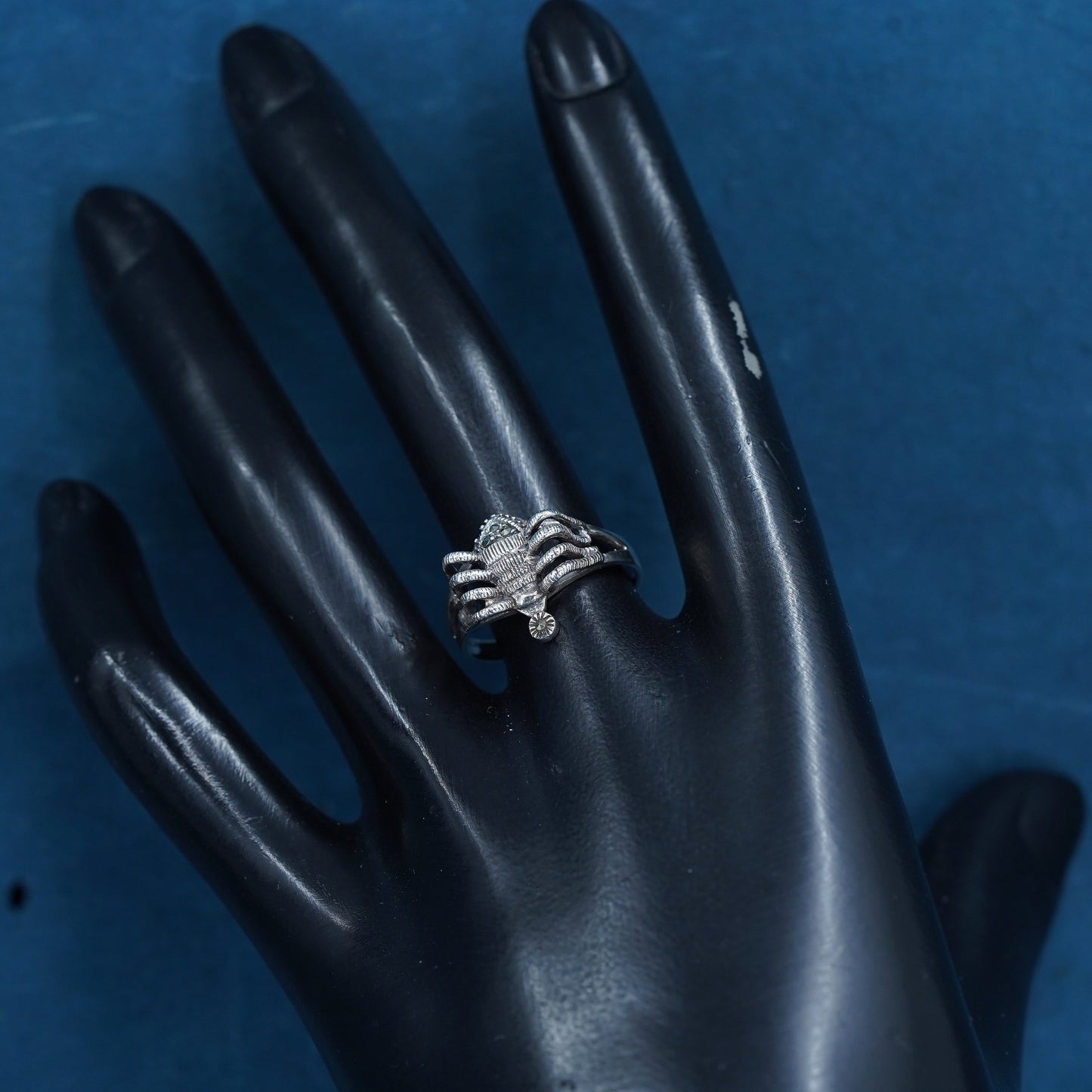 Size 8, Sterling silver handmade ring, 925 spinner band with marcasite details
