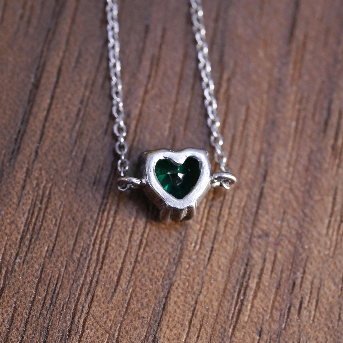 7.5", vintage sterling silver bracelet, 925 thin chain with crystal green heart