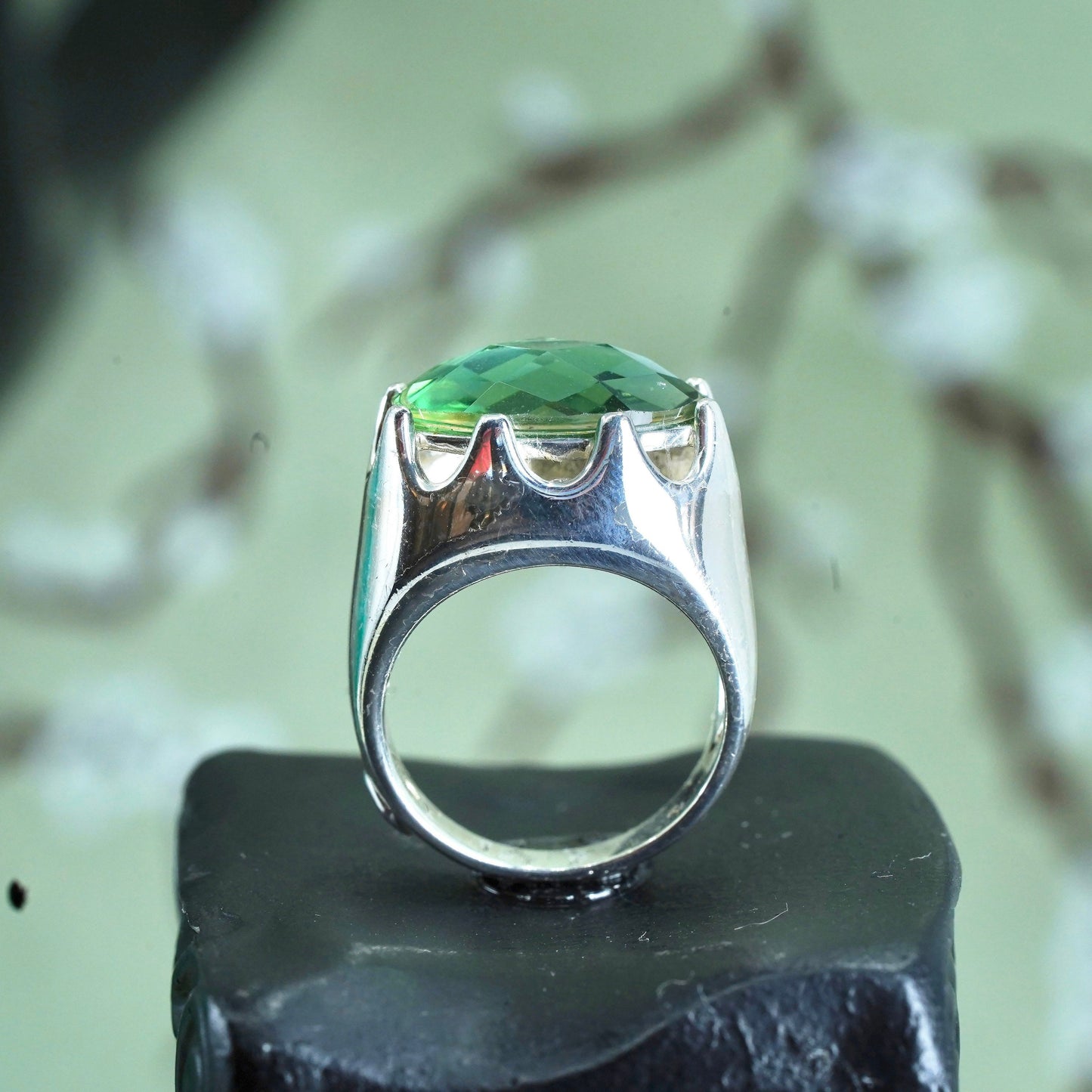 Size 8, vtg designer Elle sterling 925 silver crown ring with prehnite and ruby