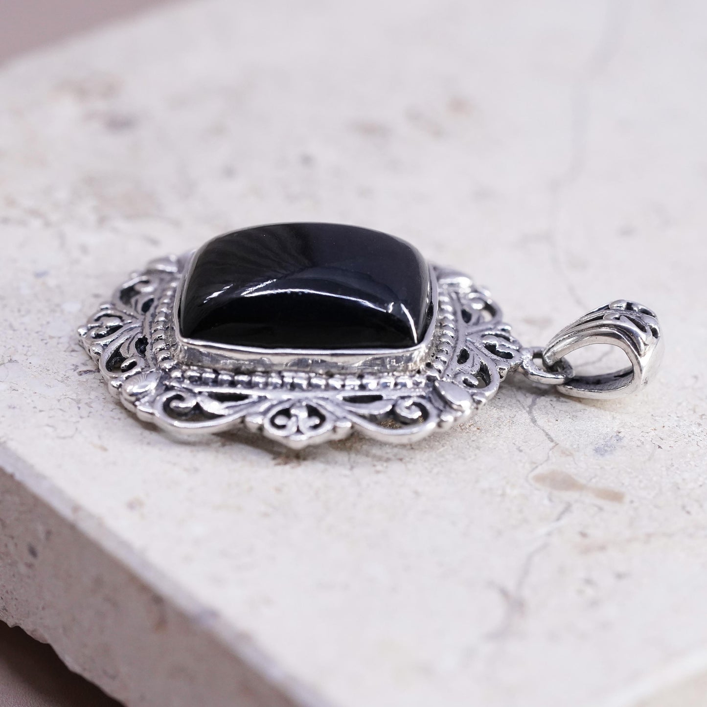 Vintage Sterling 925 silver handmade filigree pendant with black agate