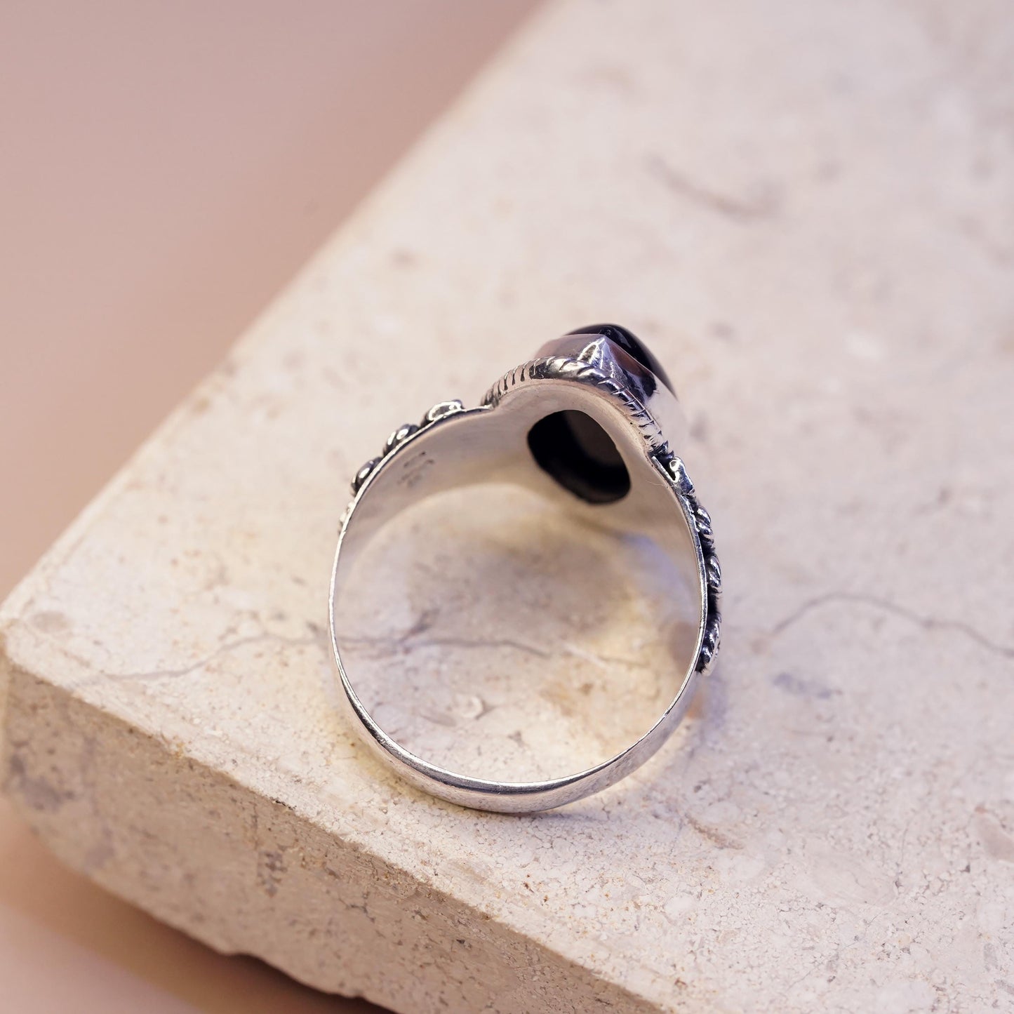 Size 10.75, vintage YS Sterling 925 silver ring marquise shaped onyx and cable