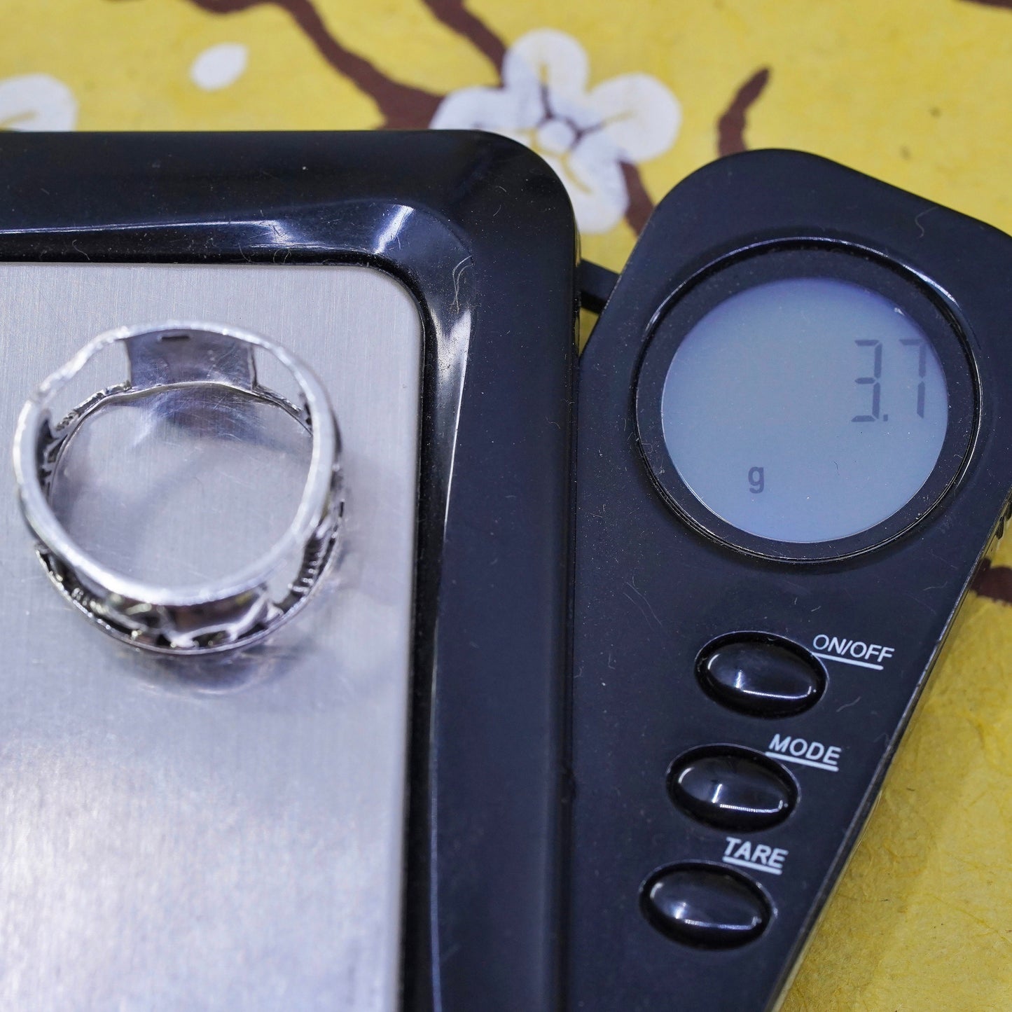 Size 7.25, vintage sterling silver handmade ring. 925 elephant band