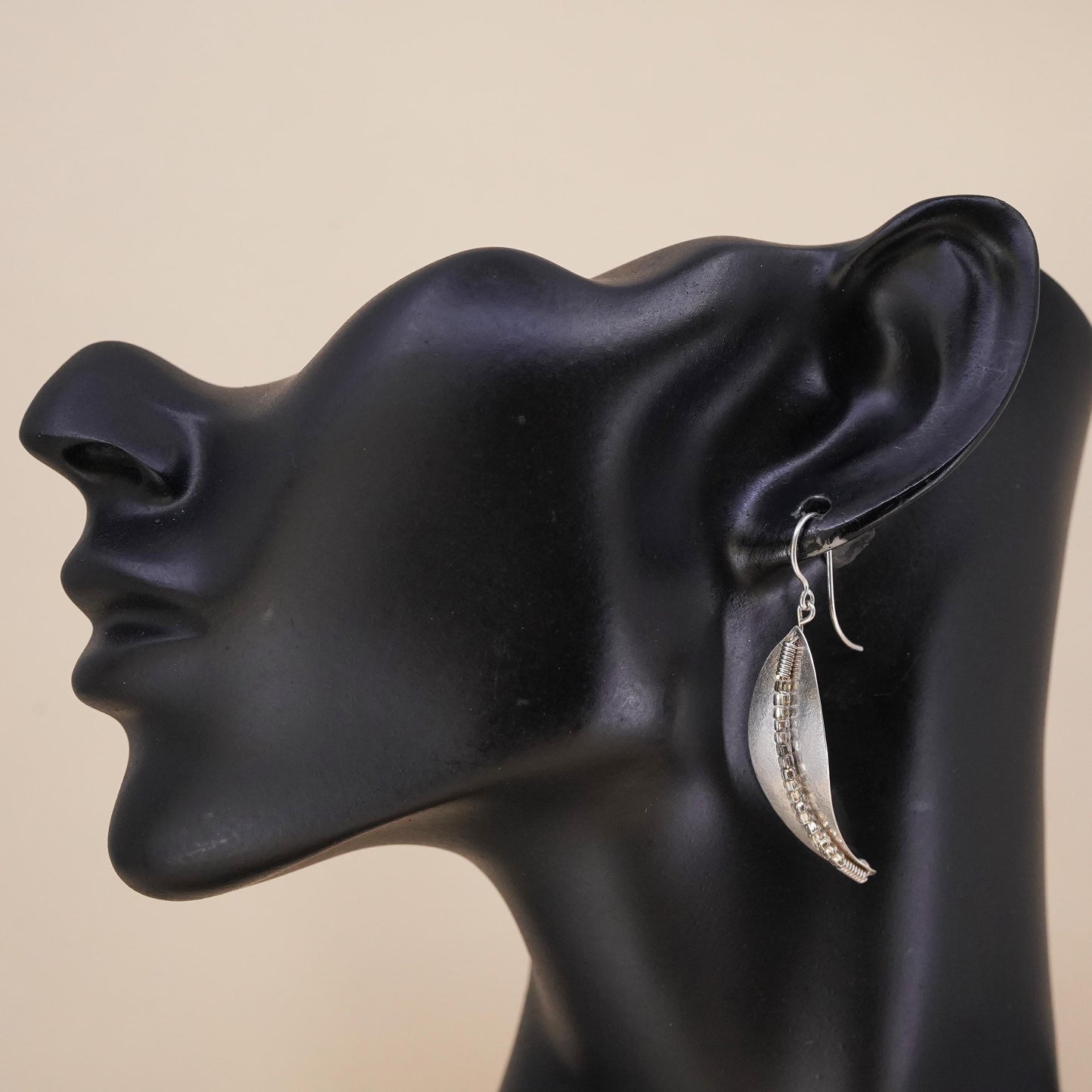 Vintage southwestern Sterling silver handmade pendant, 925 leaf single earring