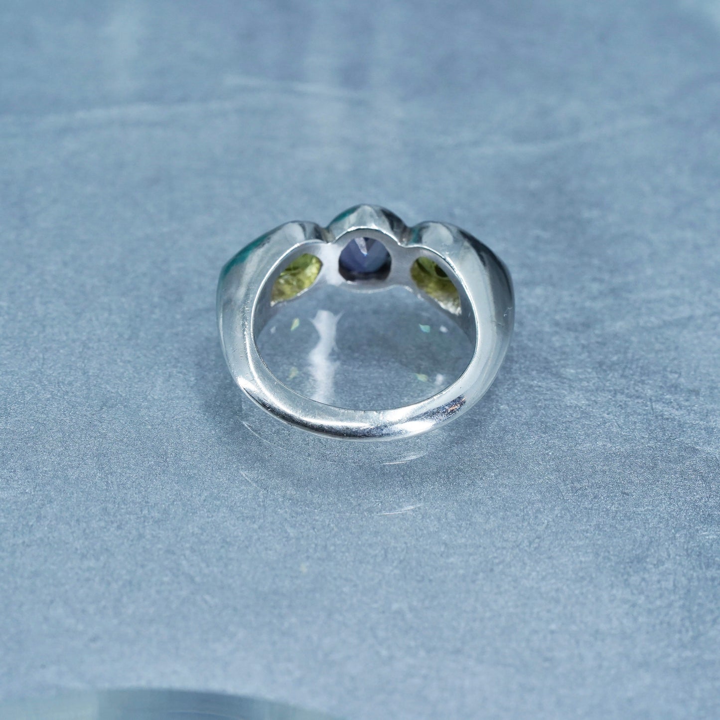 Size 5.5, vtg Sterling 925 silver handmade band ring with amethyst and peridot