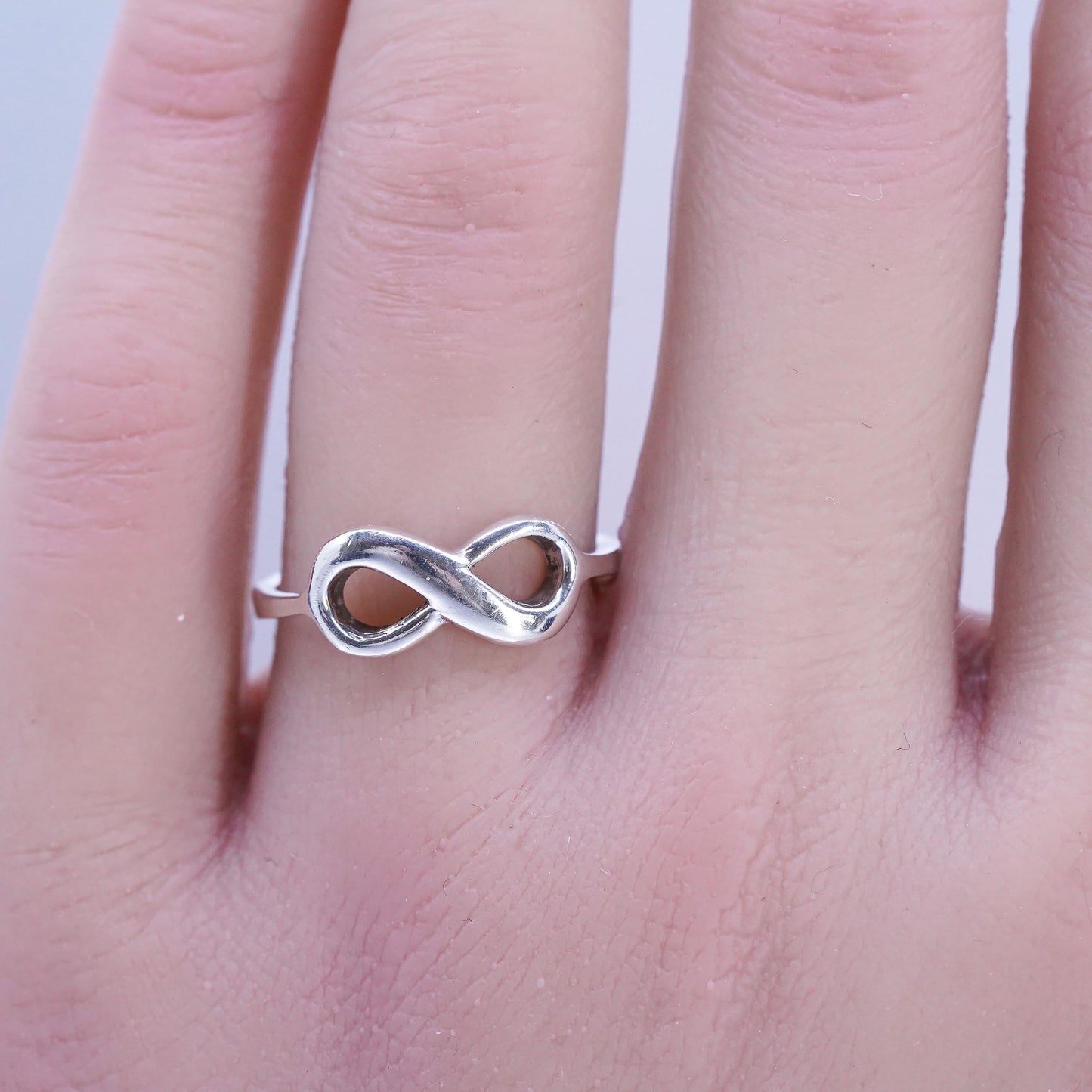 Size 7.25, vintage Sterling 925 silver wedding ring, infinity endless loop band