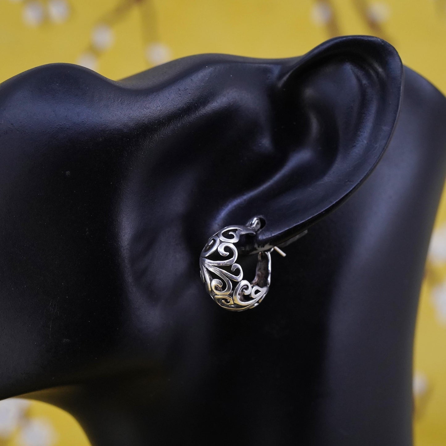 0.75”, VTG Sterling silver handmade earrings, 925 huggie, filigree hoops, Bali
