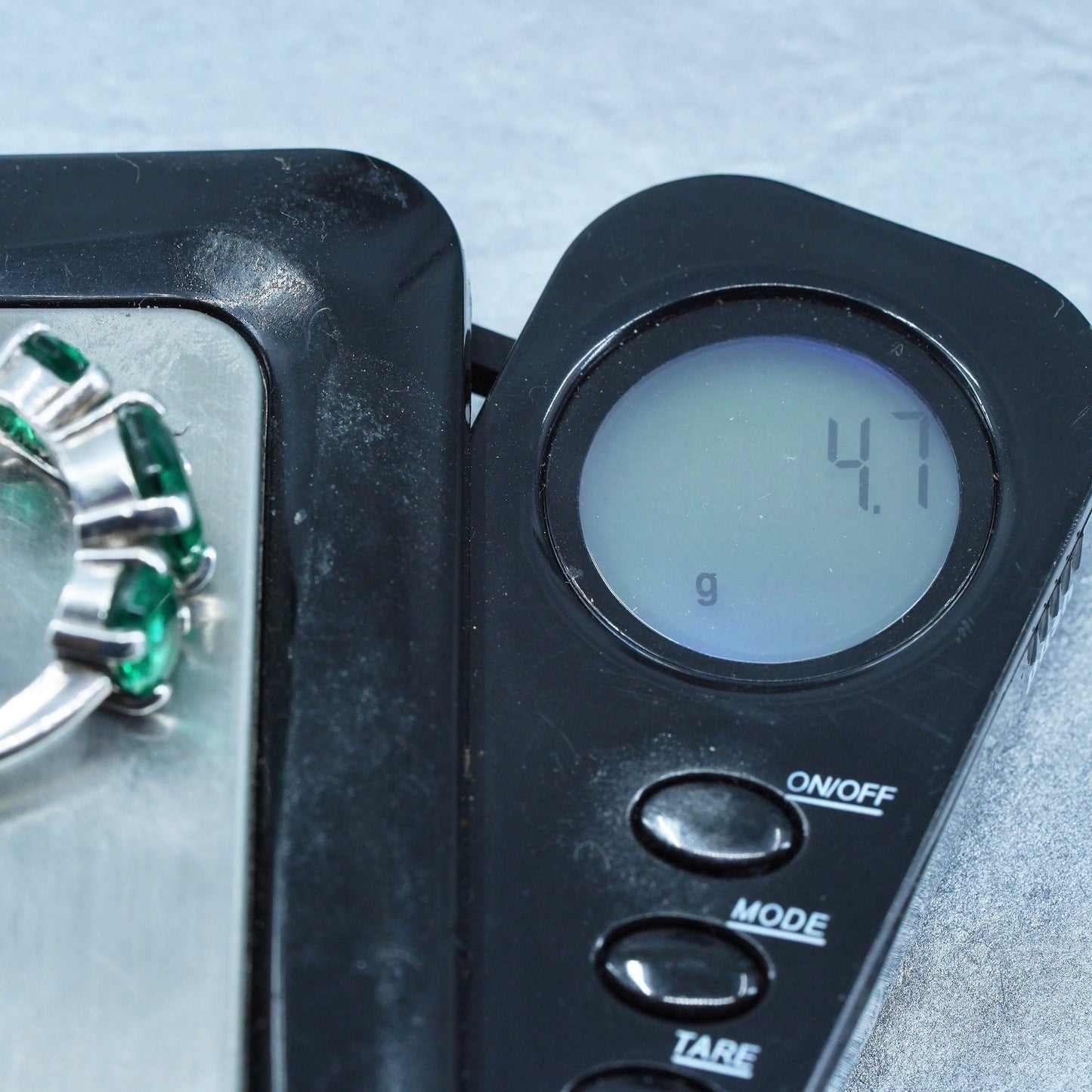 Size 7.75, vintage Sterling 925 silver handmade ring with emerald