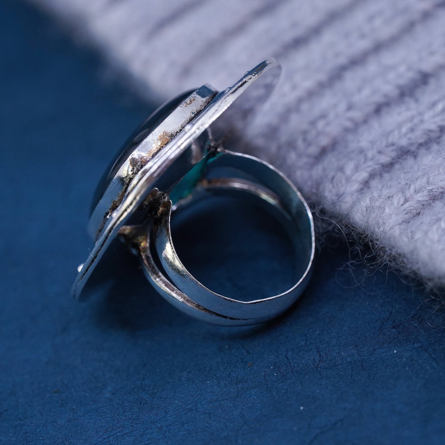 Size 5.25, VTG Mexico Sterling 925 silver handmade ring with blue foiled glass