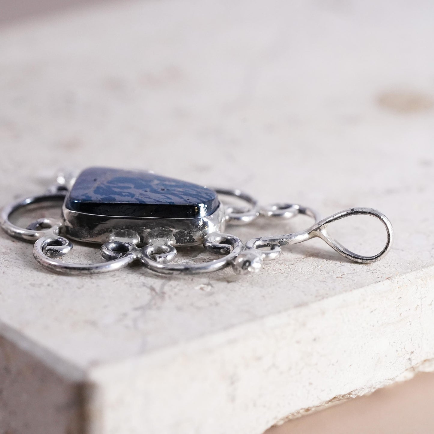 Vintage Sterling 925 silver handmade filigree pendant with hematite stone