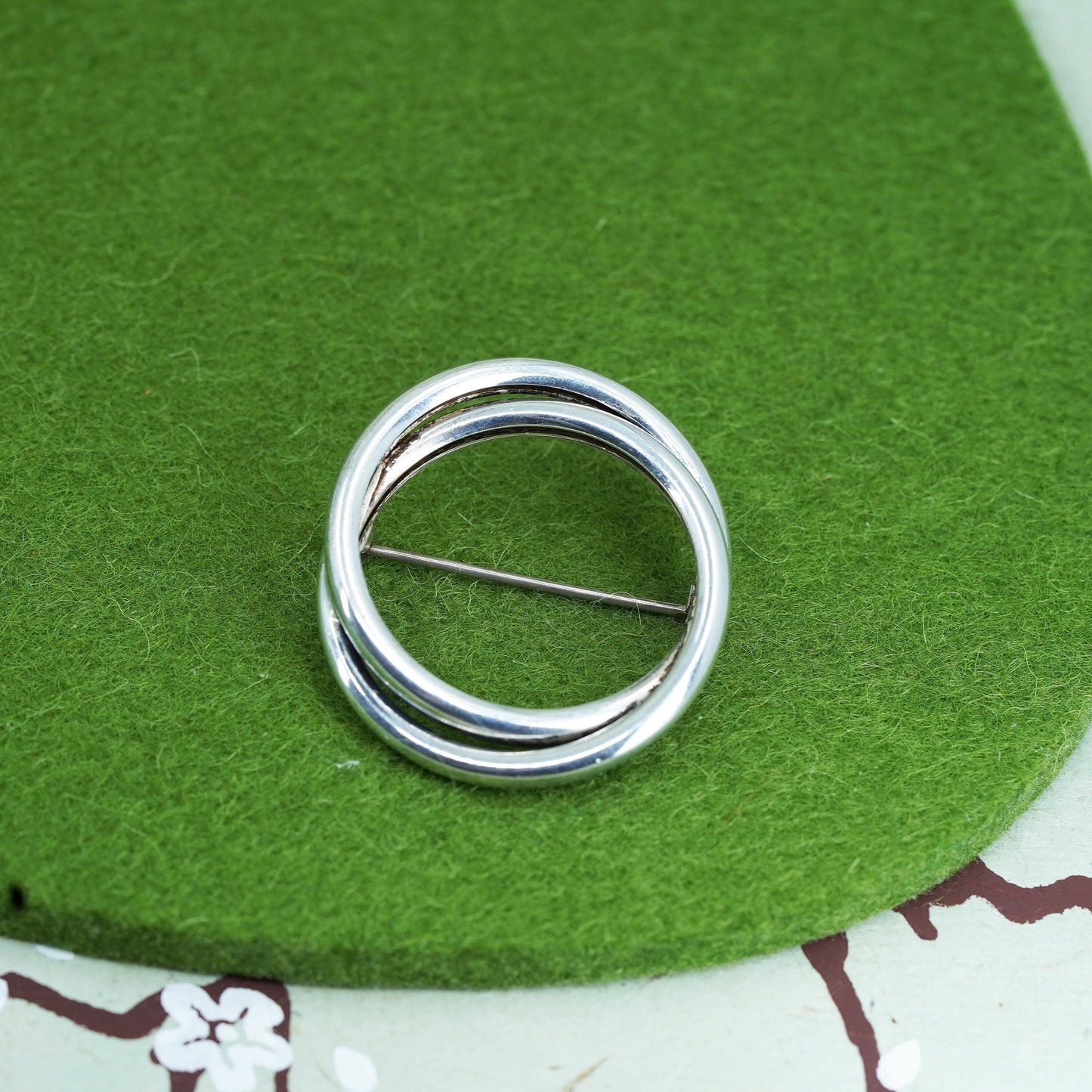 Vintage sterling silver handmade brooch, 925 entwined circle pin